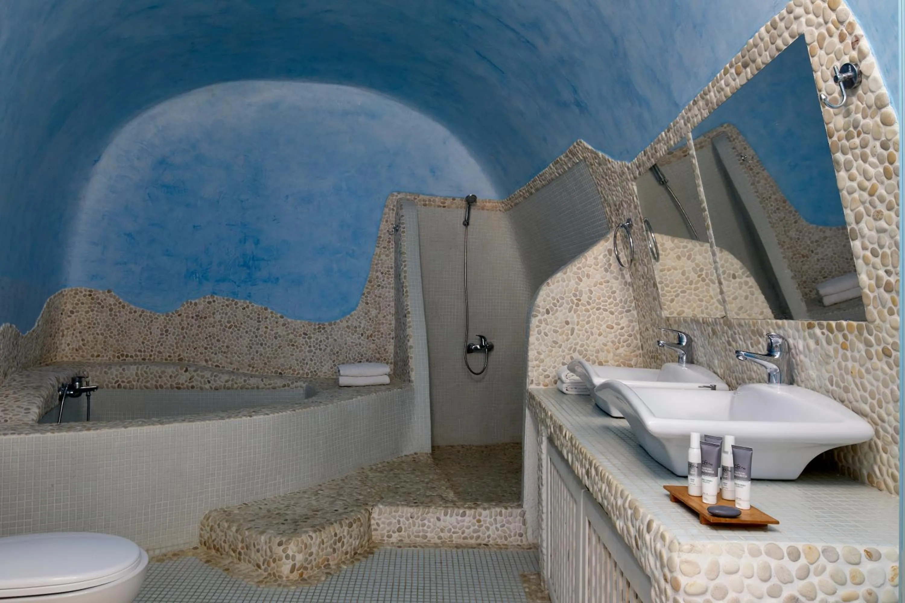 Bathroom in Suites of the Gods Cave Spa Hotel