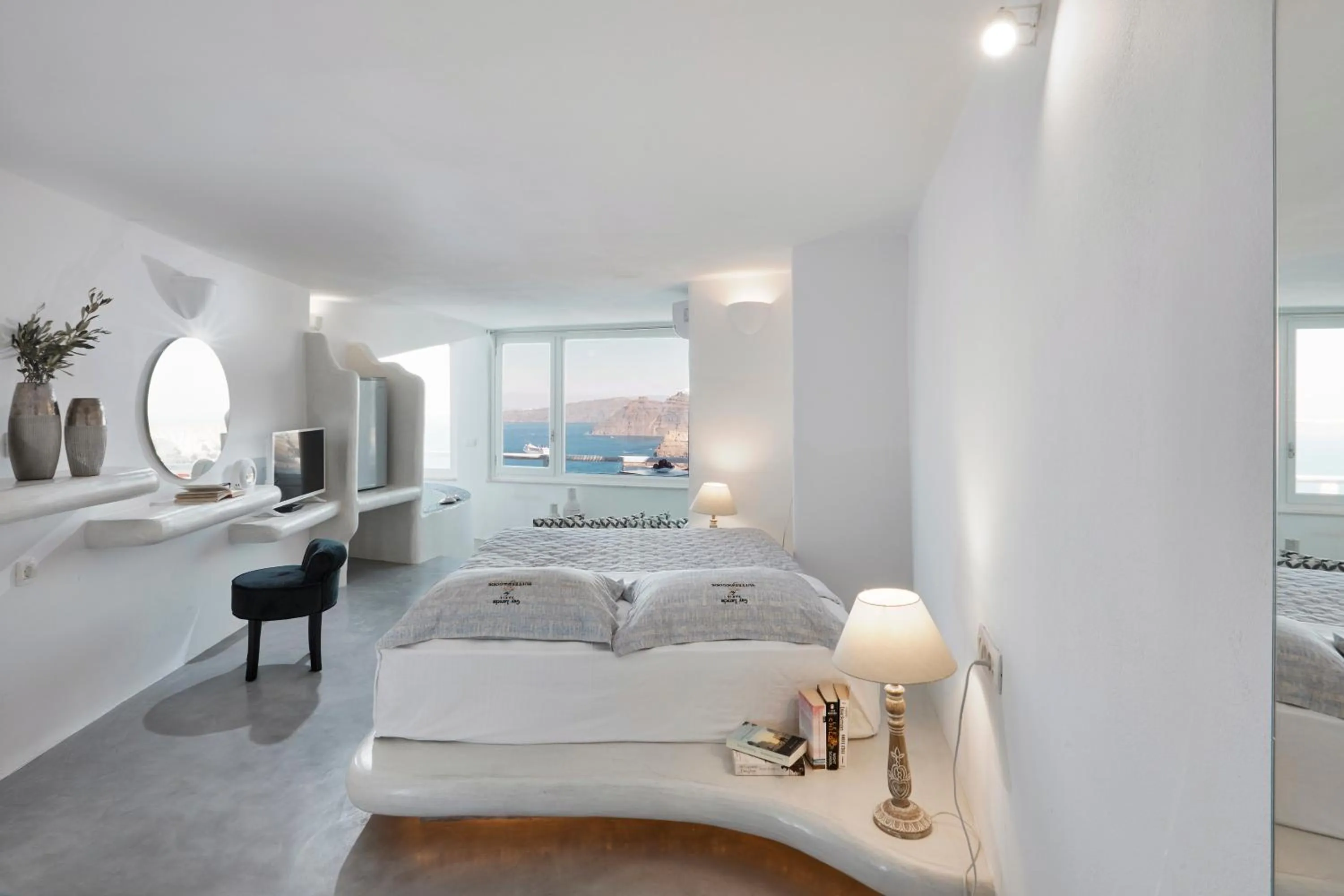 Bedroom, Bed in Suites of the Gods Cave Spa Hotel