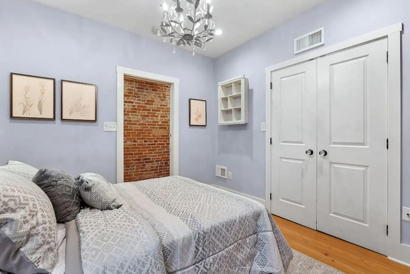 Bed in Designer 3 BR Townhome with Beautiful Backyard