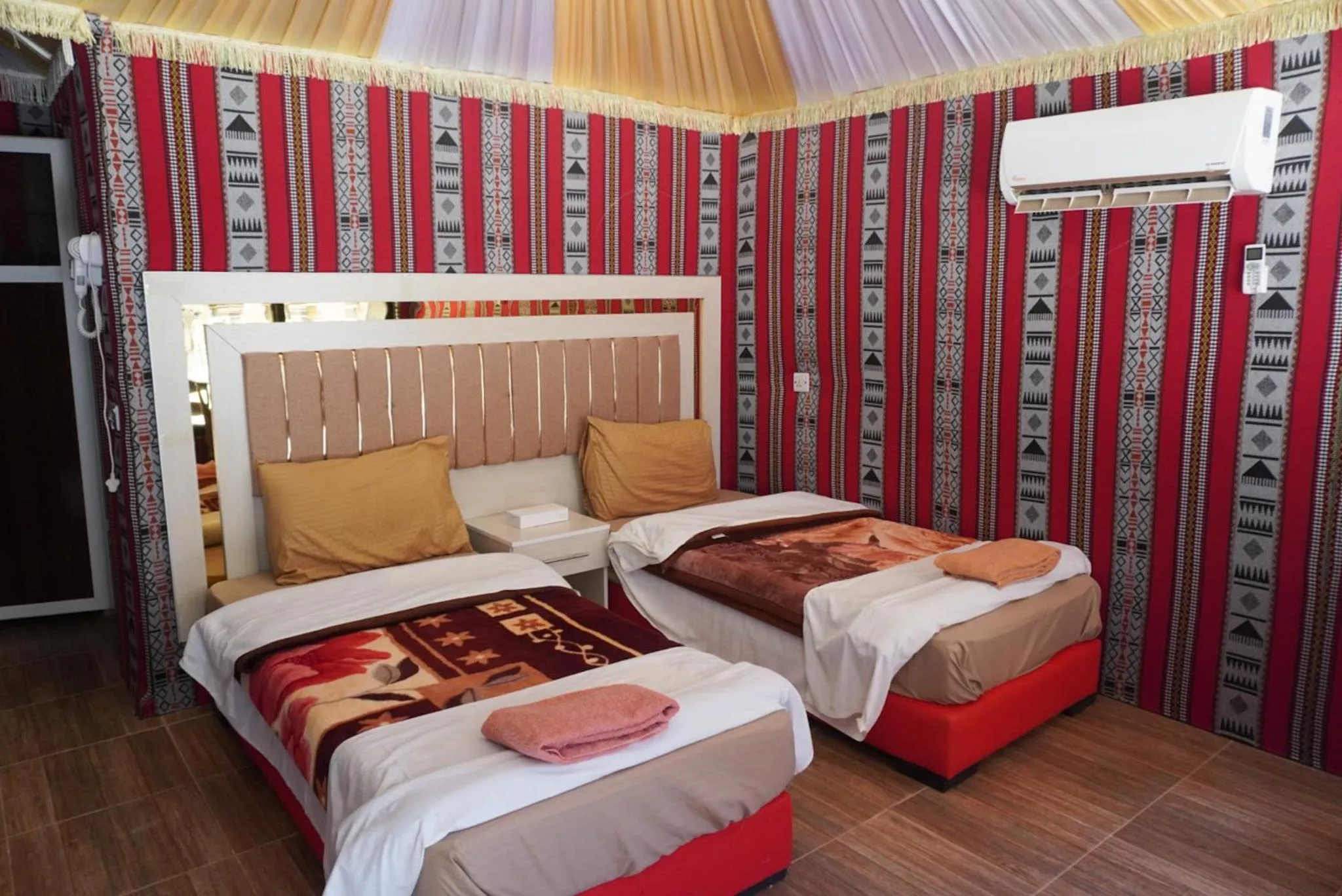 Bedroom, Bed in Shaheen Camp Wadi rum