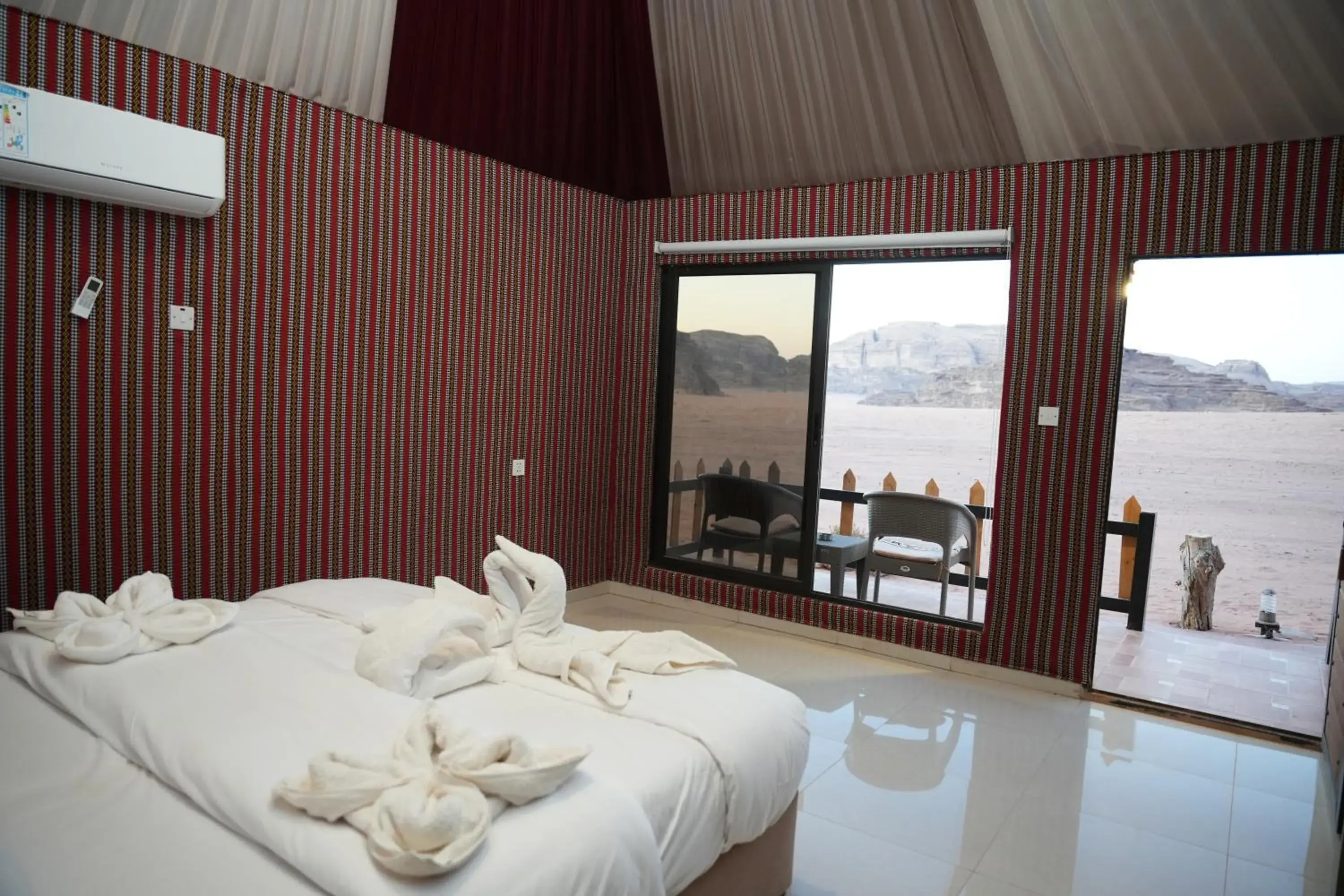 Deluxe Double or Twin Room with Mountain View - single occupancy in Shaheen Camp Wadi rum Deluxe Double or Twin Room with Mountain View - single occupancy in Shaheen Camp Wadi rum