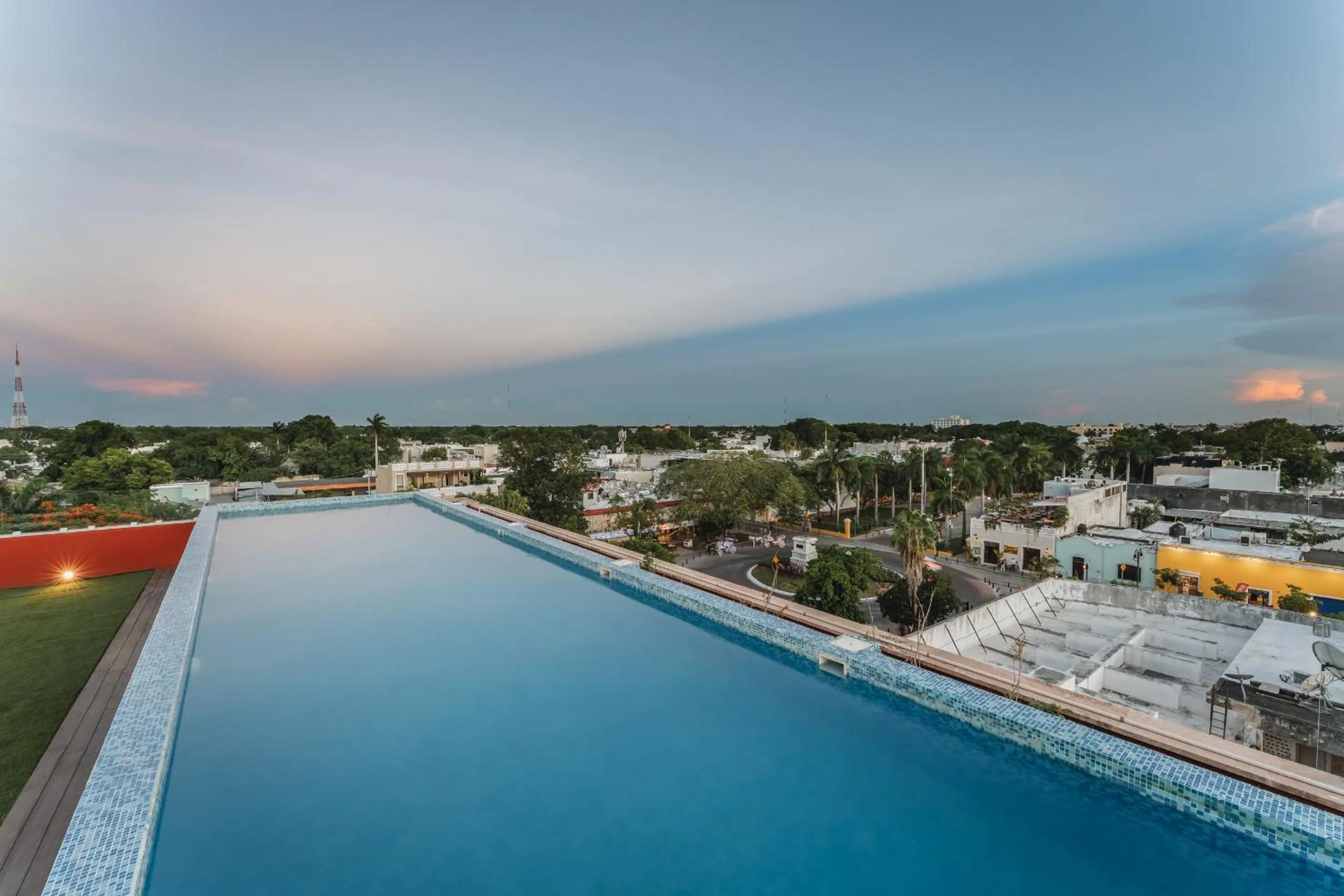 Pool view in Hotel Kavia Premium - Paseo Montejo