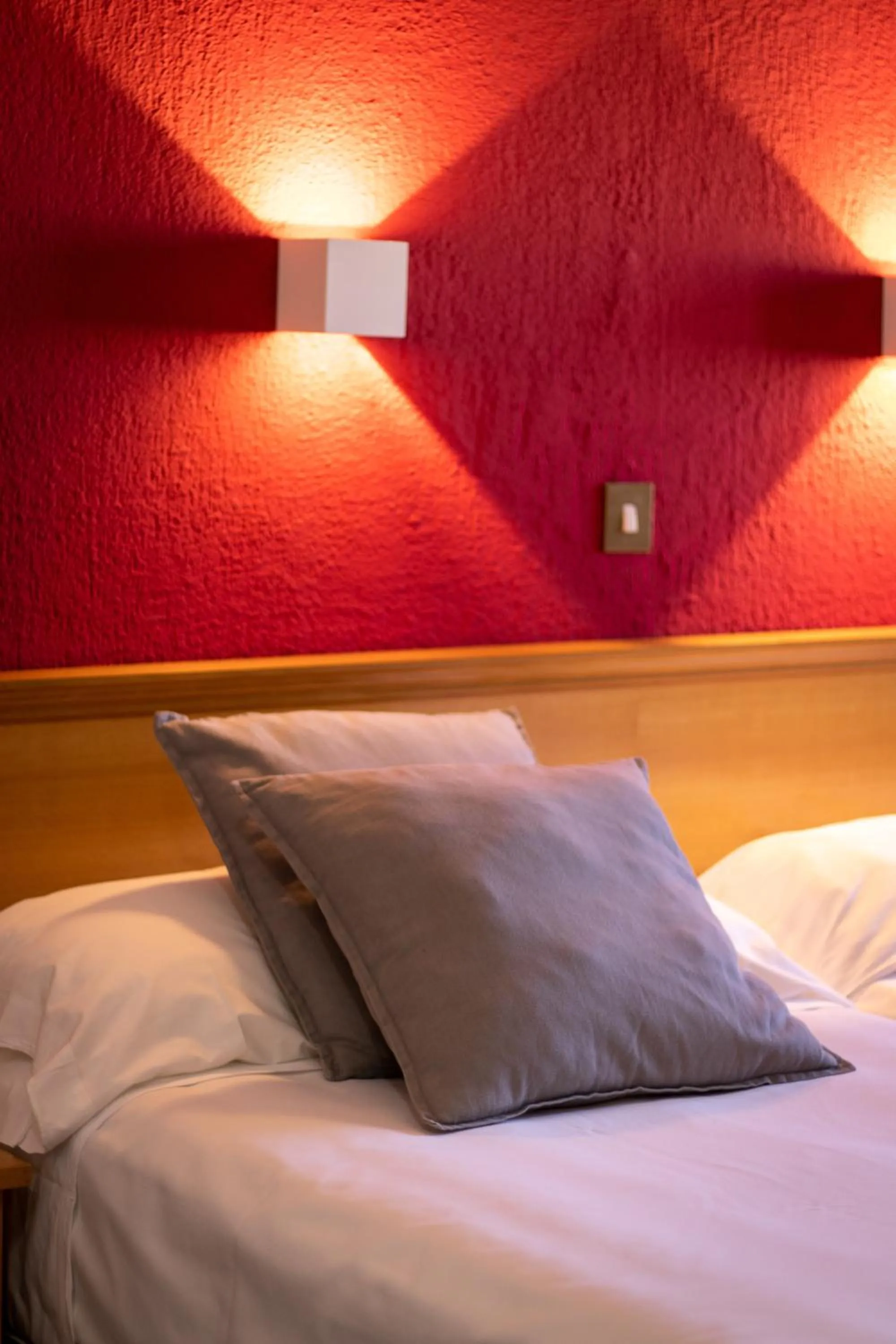 Decorative detail, Bed in Hotel Caribe