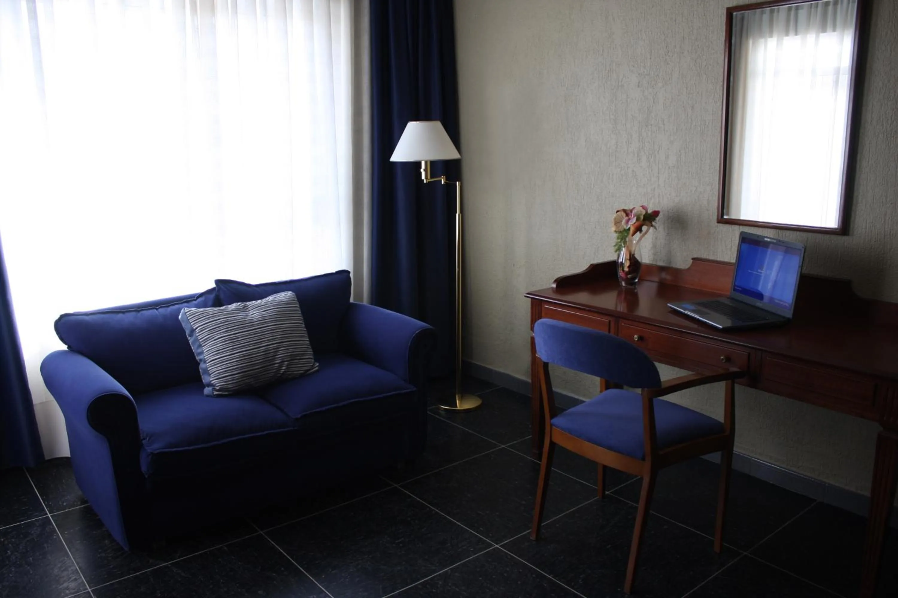 Seating area in Hotel Caribe