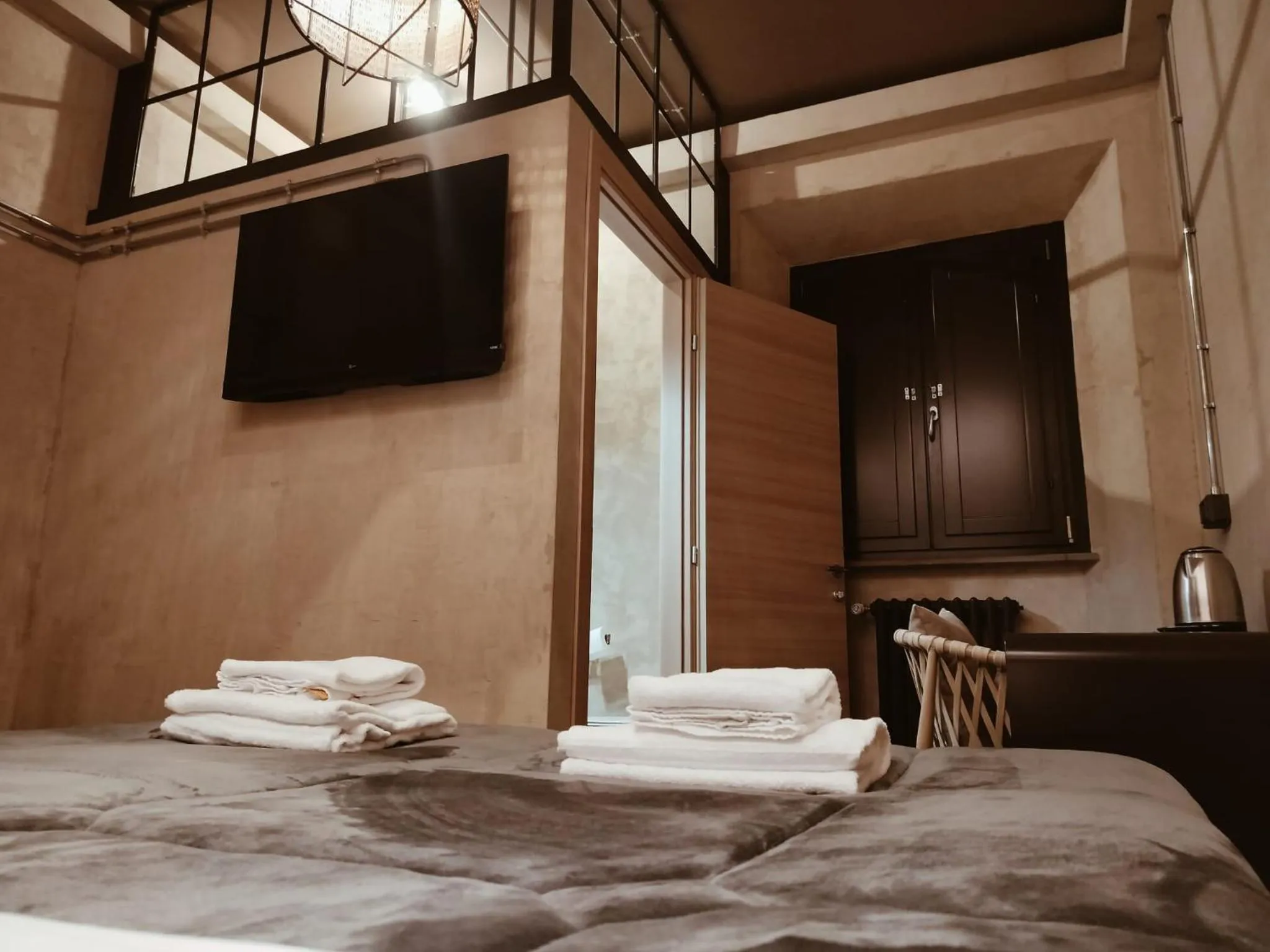 Bed in Hotel & Hostel 7