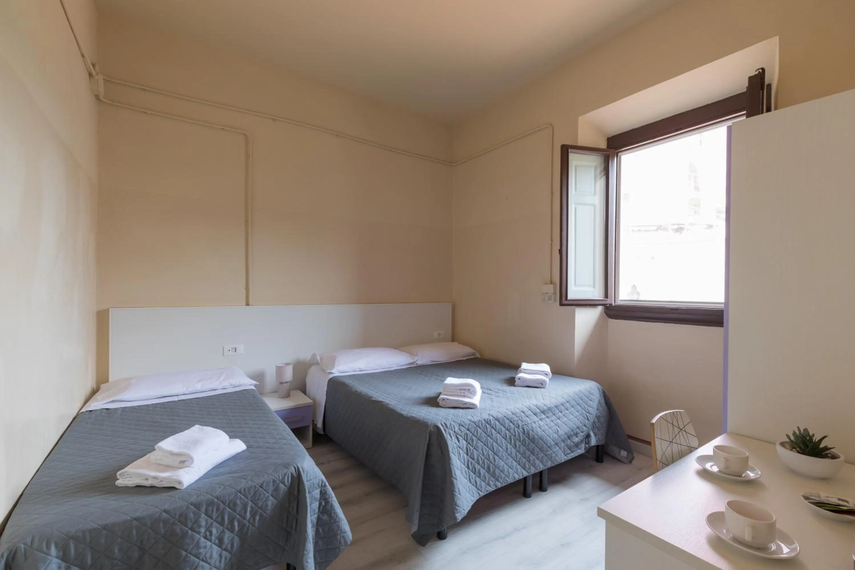 Bed in Hotel & Hostel 7