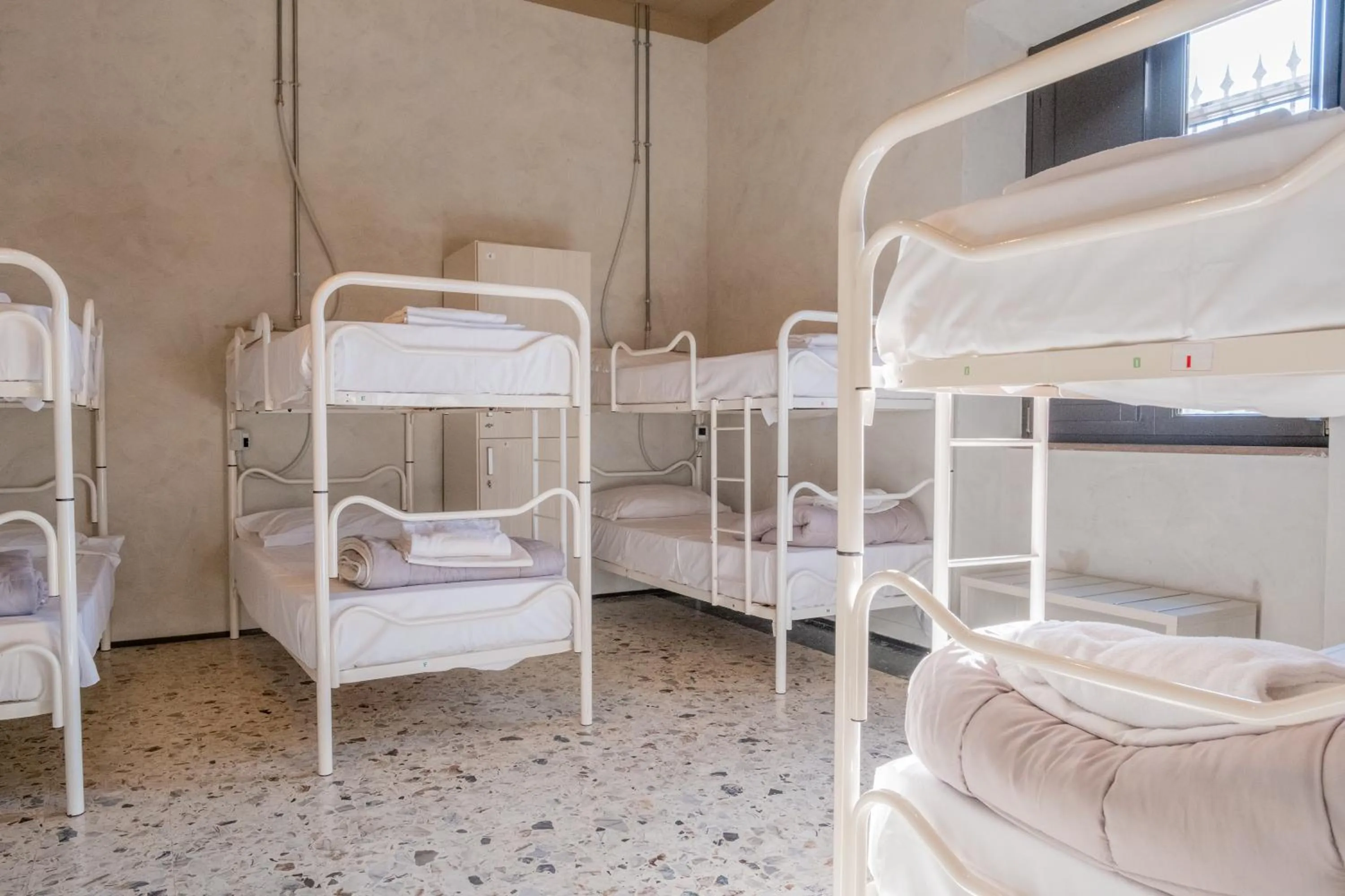 Bed in Hotel & Hostel 7