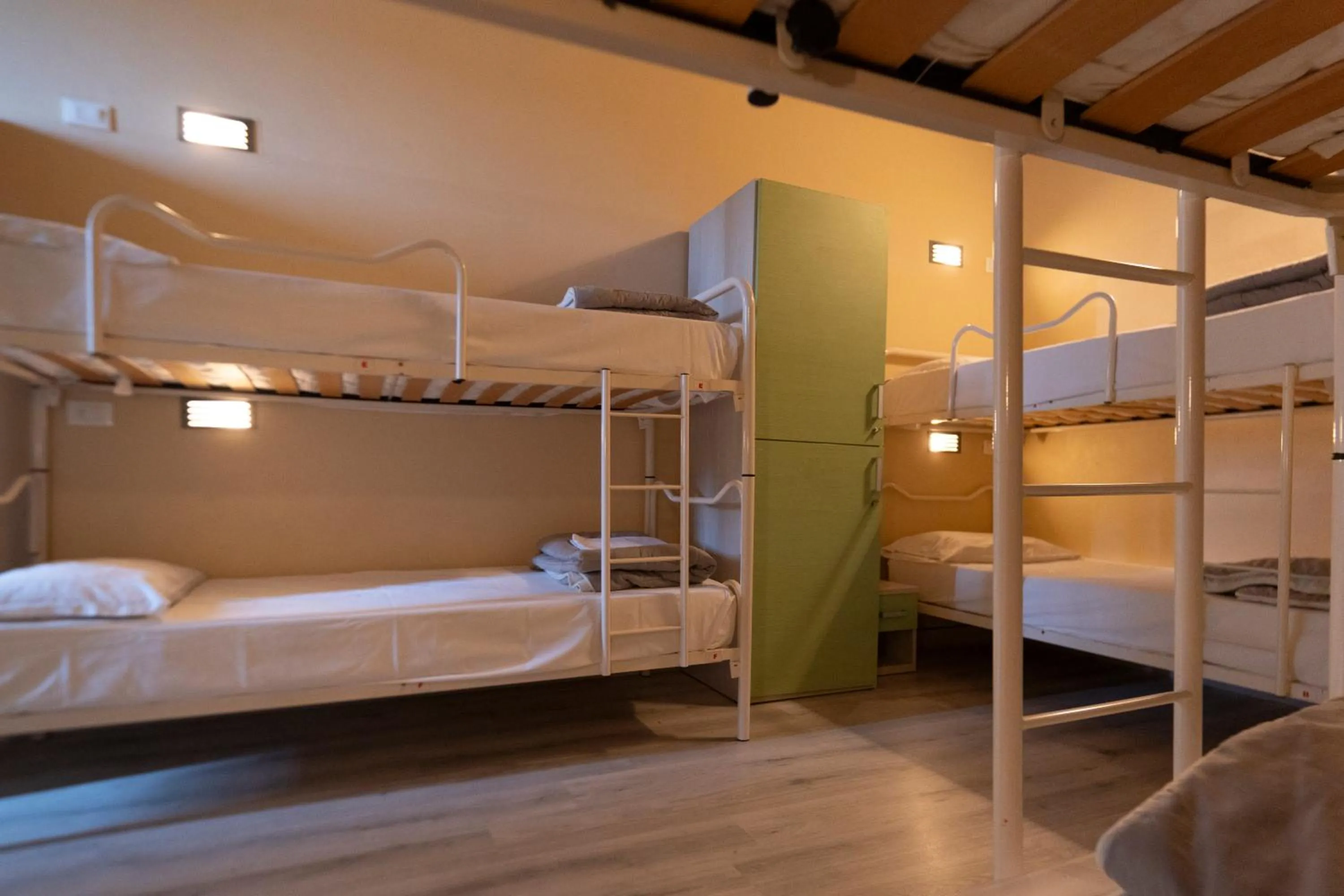 Bedroom, Bed in Hotel & Hostel 7