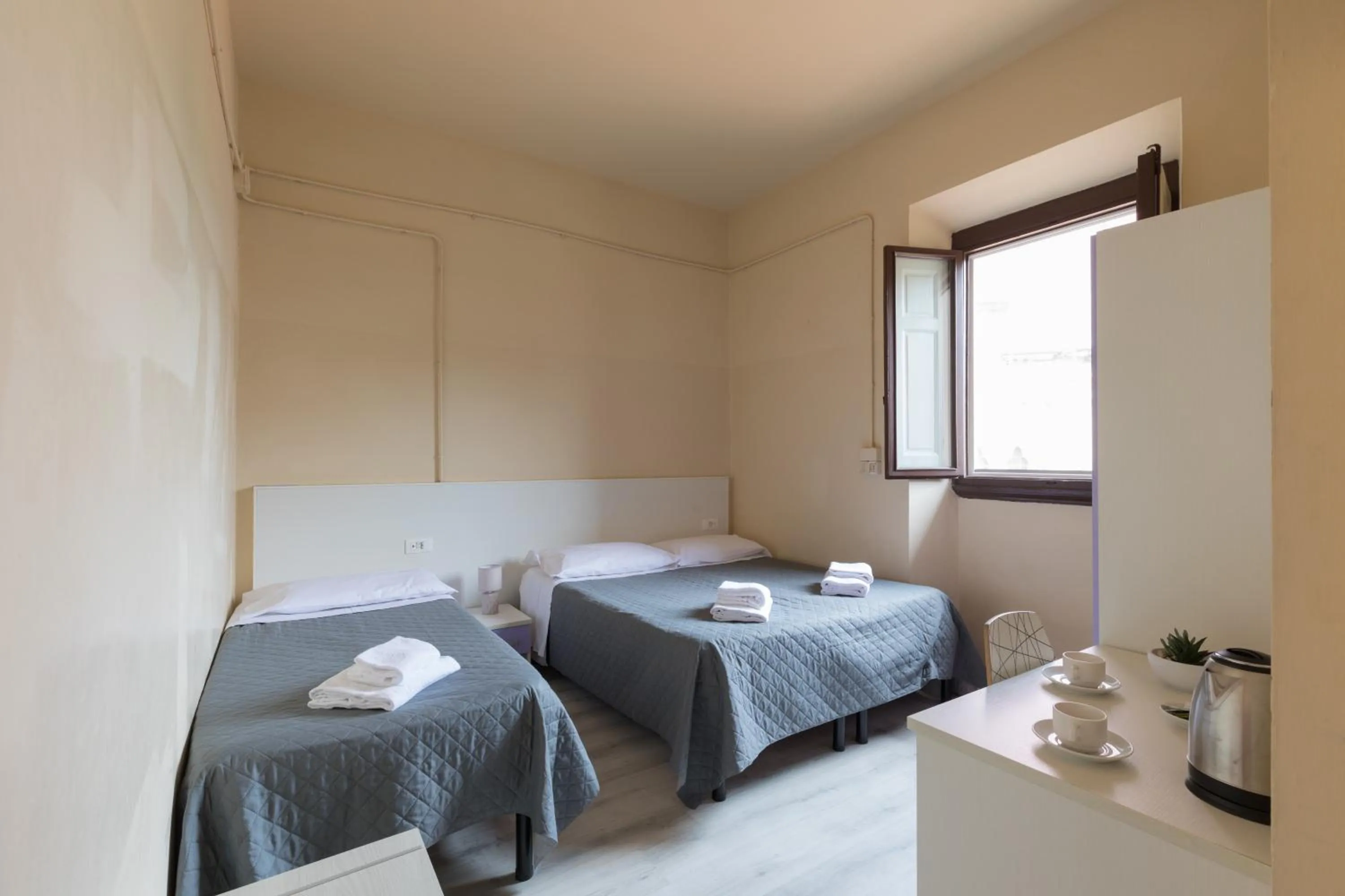 Bed in Hotel & Hostel 7