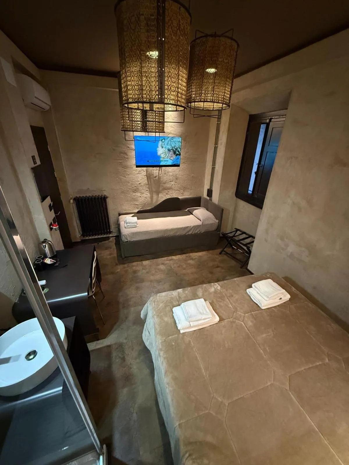 Bed in Hotel & Hostel 7