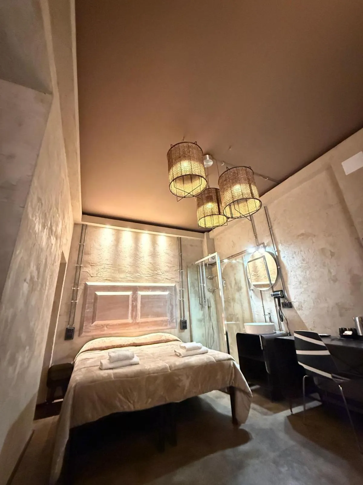 Bed in Hotel & Hostel 7