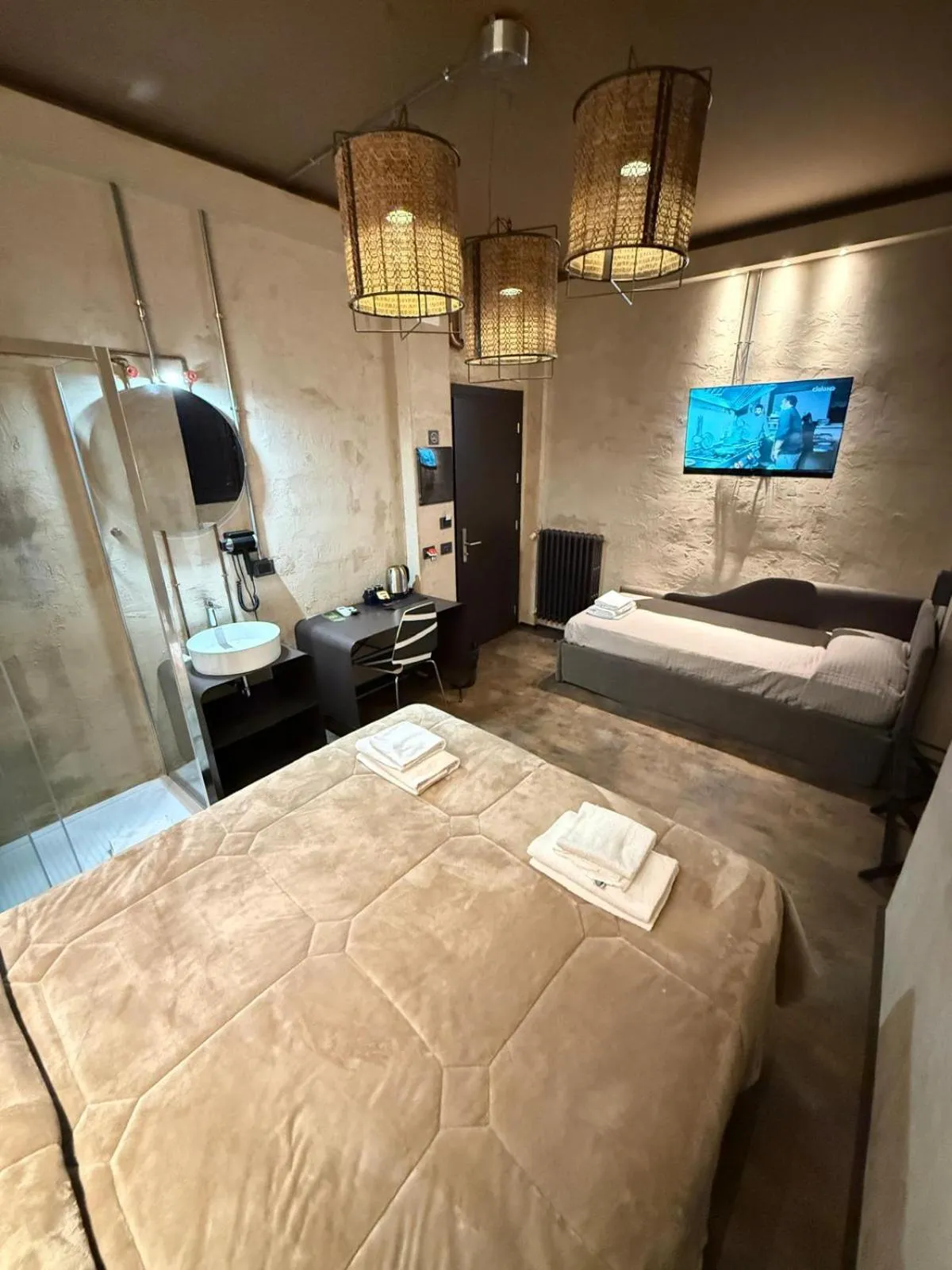 Bed in Hotel & Hostel 7