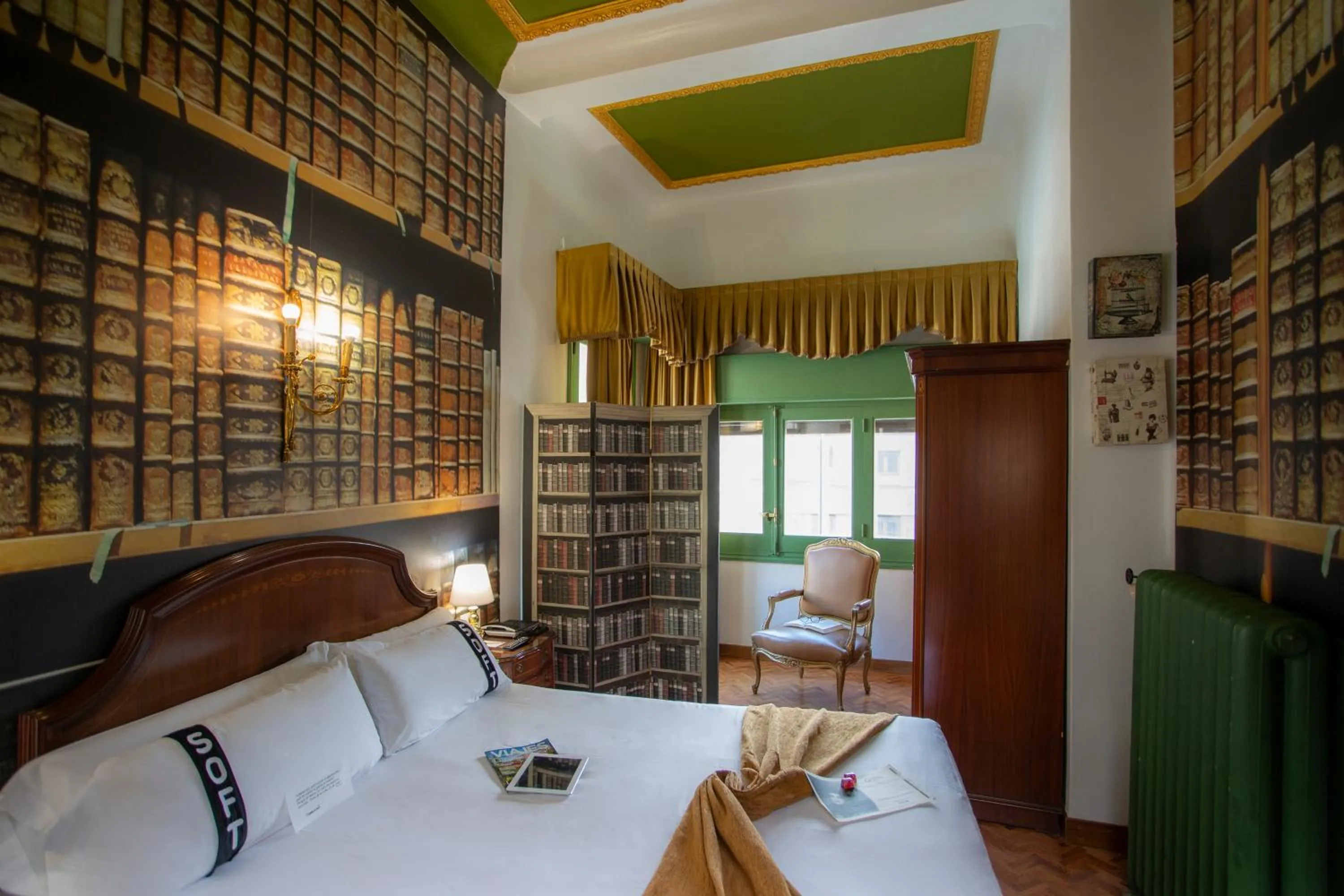 Bedroom, Bed in Casual del Teatro Madrid