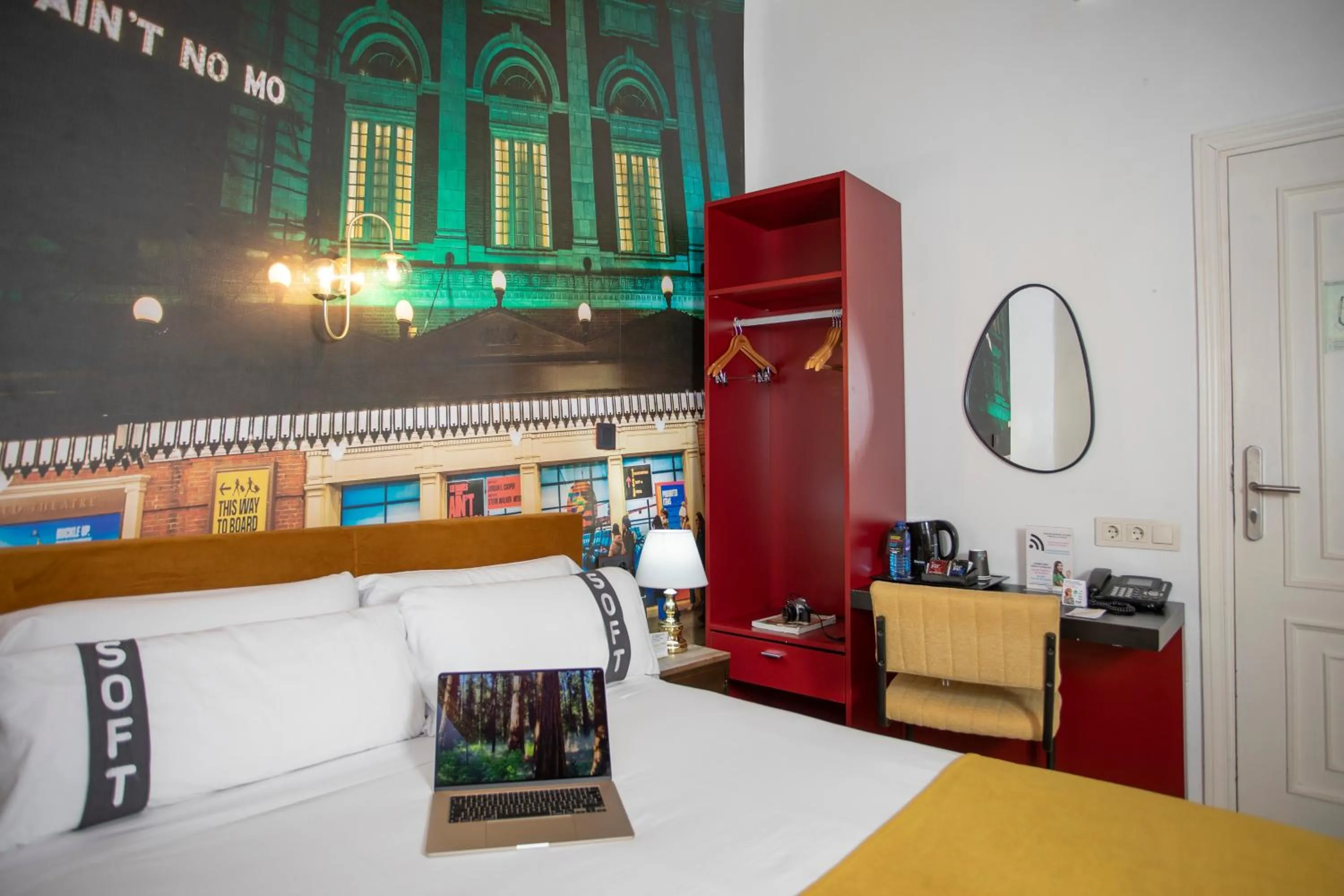 Bed in Casual del Teatro Madrid