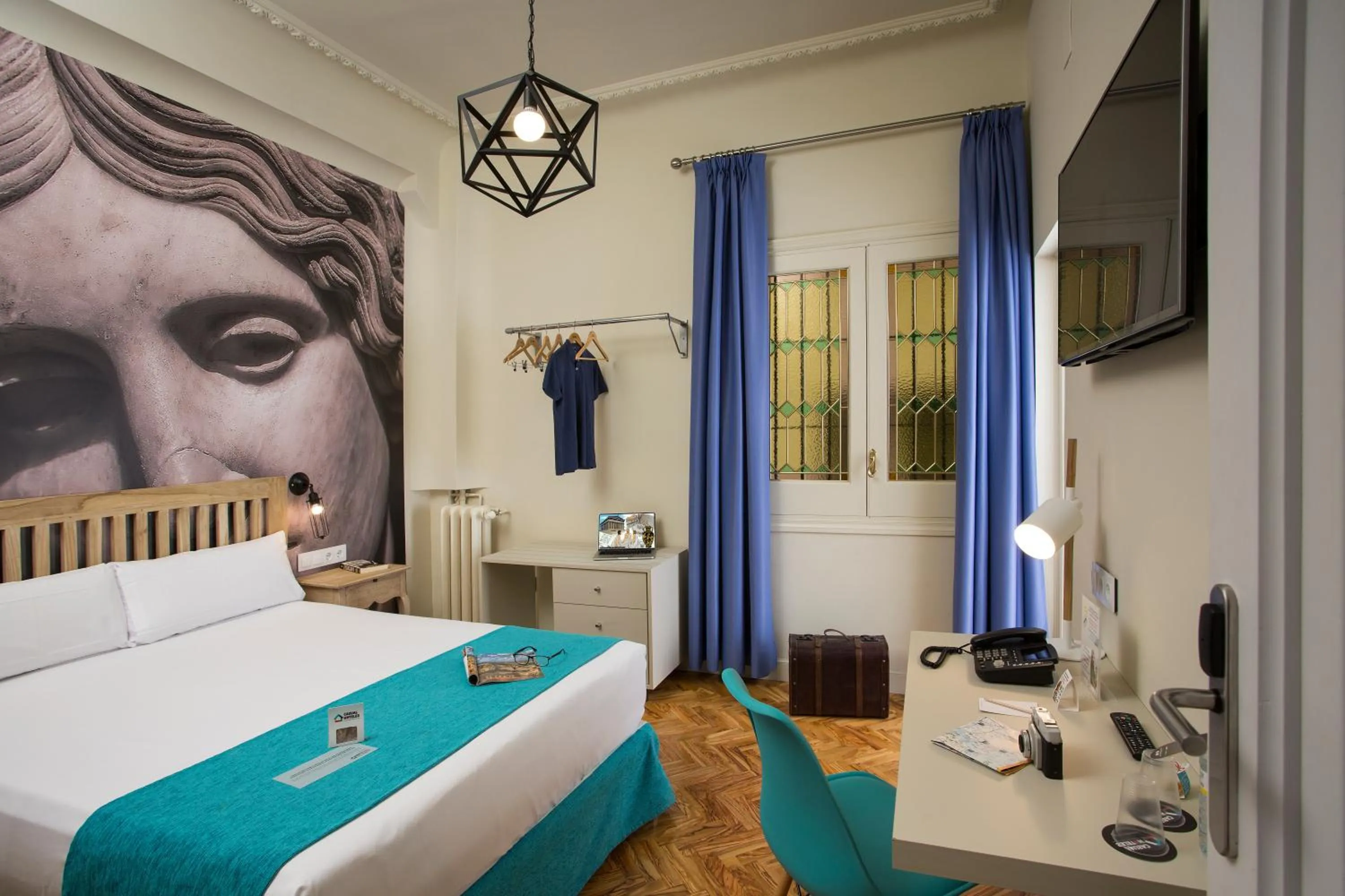 Bedroom, Bed in Casual del Teatro Madrid