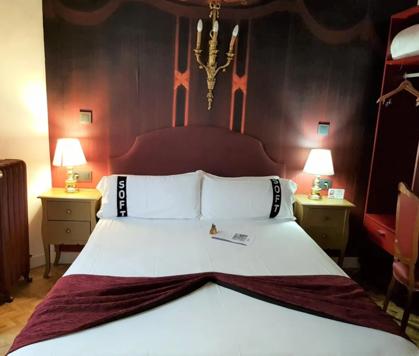 Bedroom, Bed in Casual del Teatro Madrid