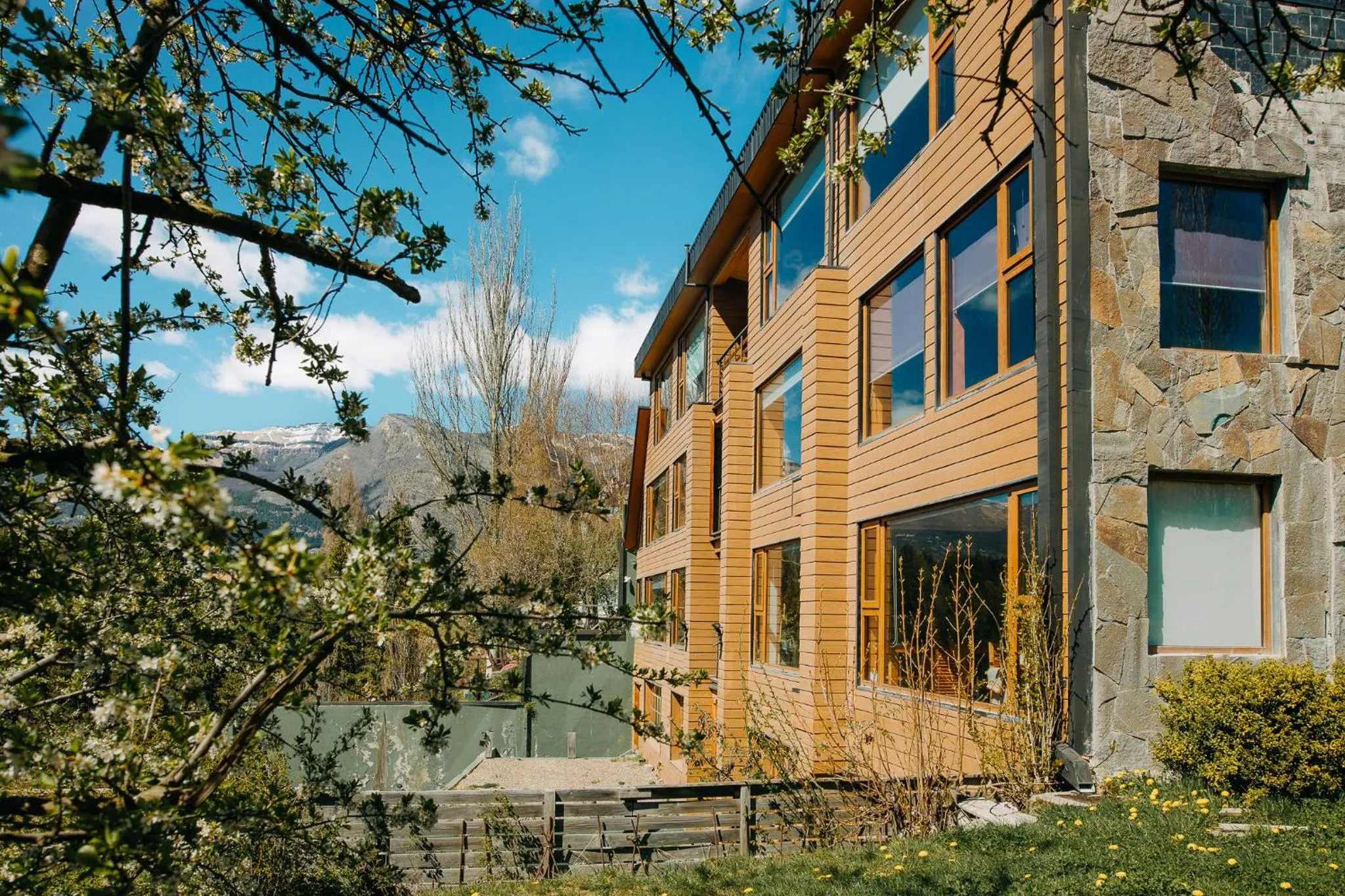 Property building in NÓMADES Hotel Boutique