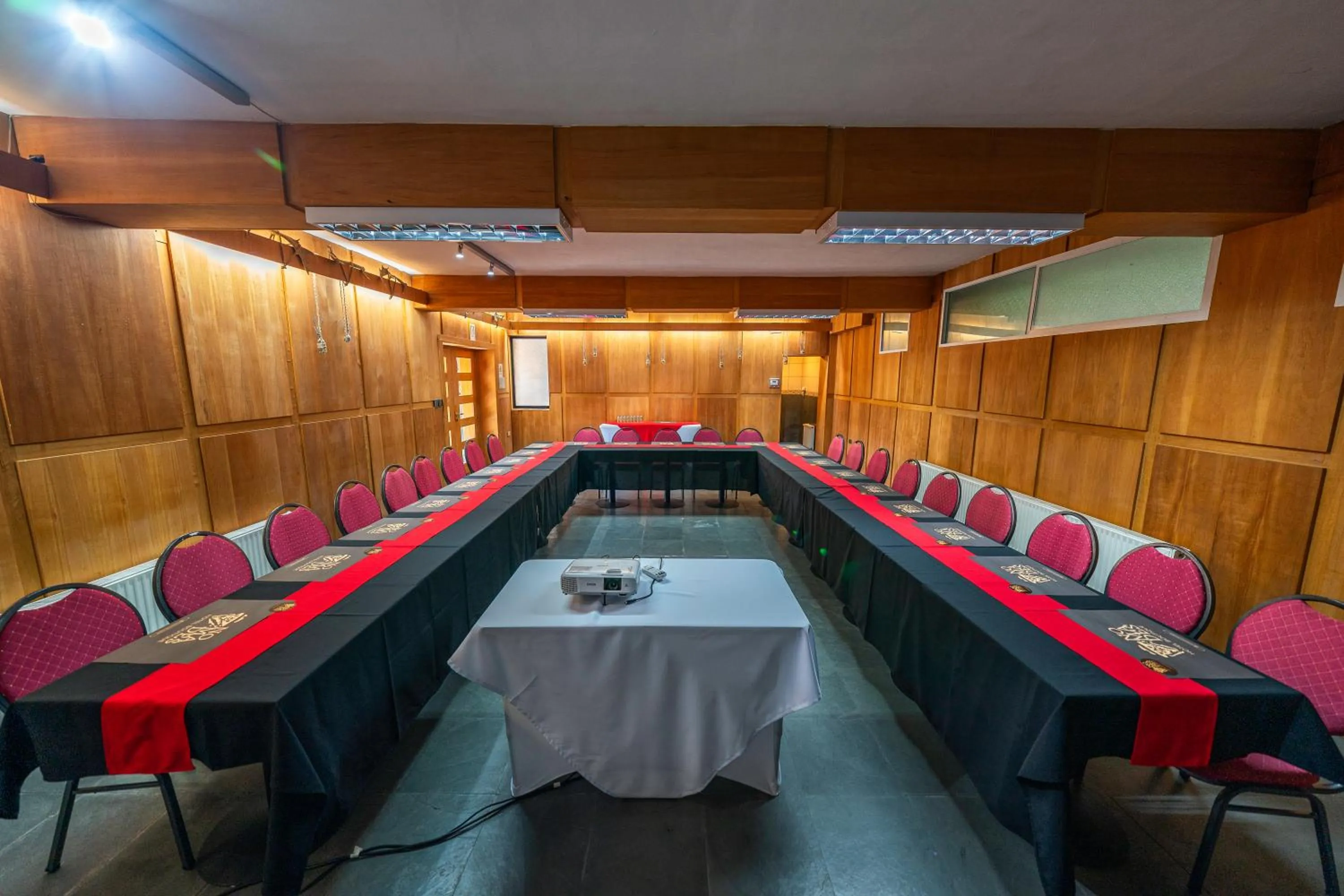 Meeting/conference room in NÓMADES Hotel Boutique