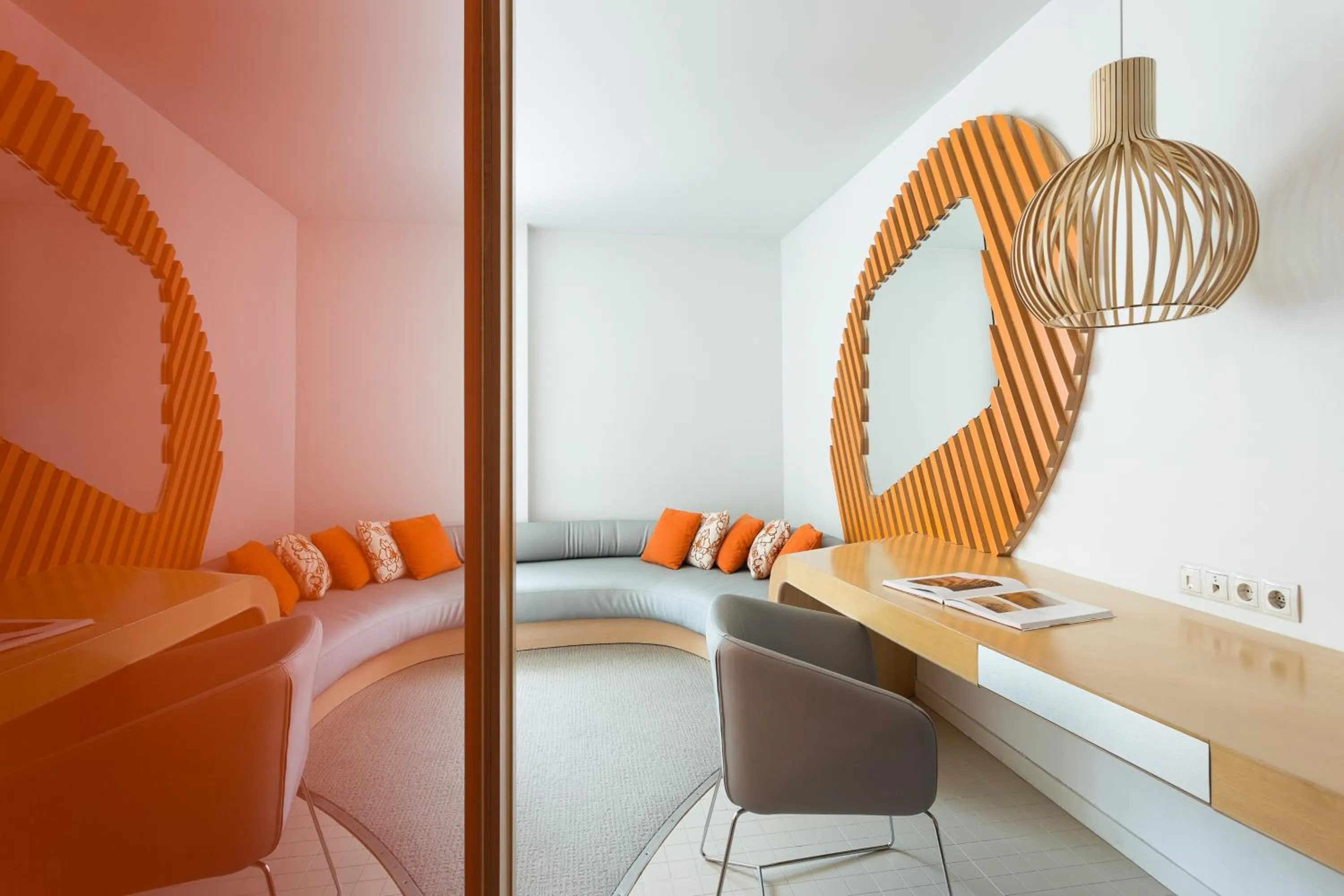 Seating area in Room Mate Oscar, Madrid