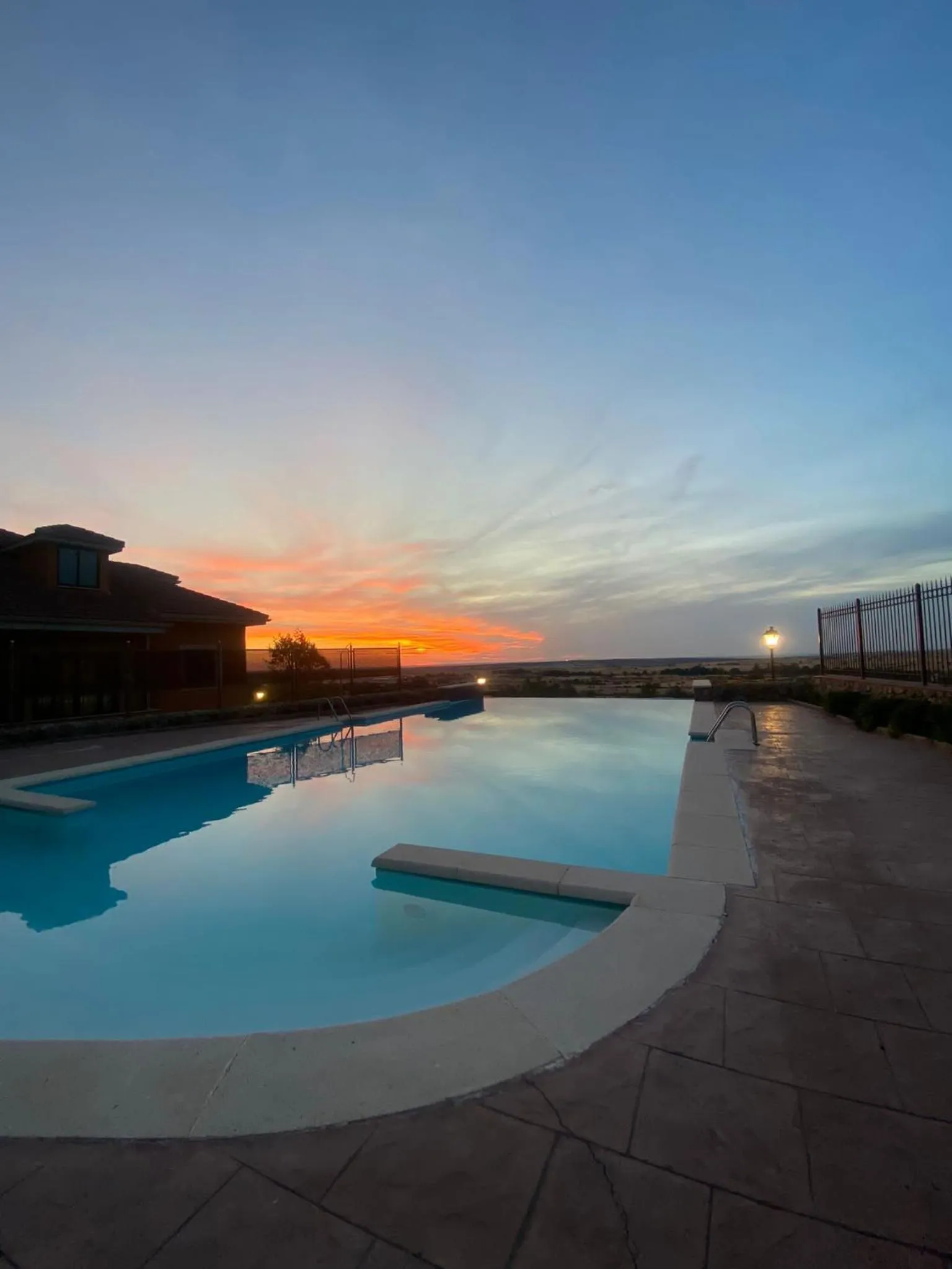 Swimming pool in Hotel El Rancho