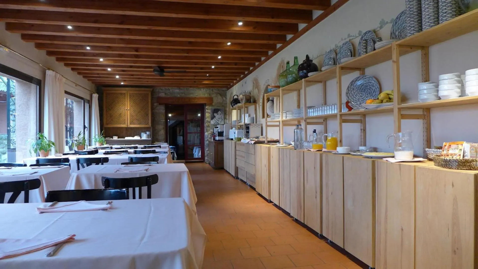 Buffet breakfast in Hotel El Rancho