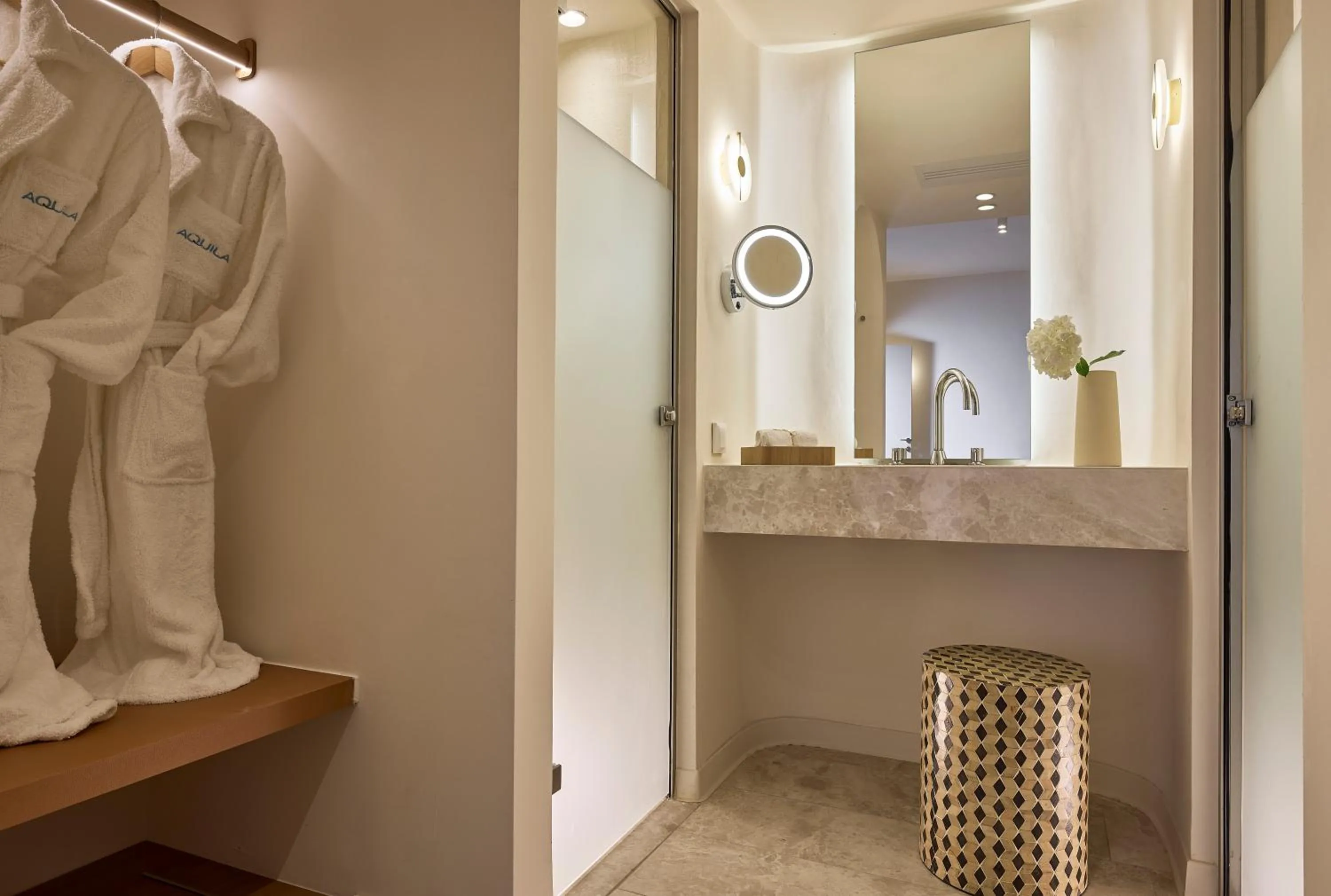 Bathroom in Aquila Rithymna Beach