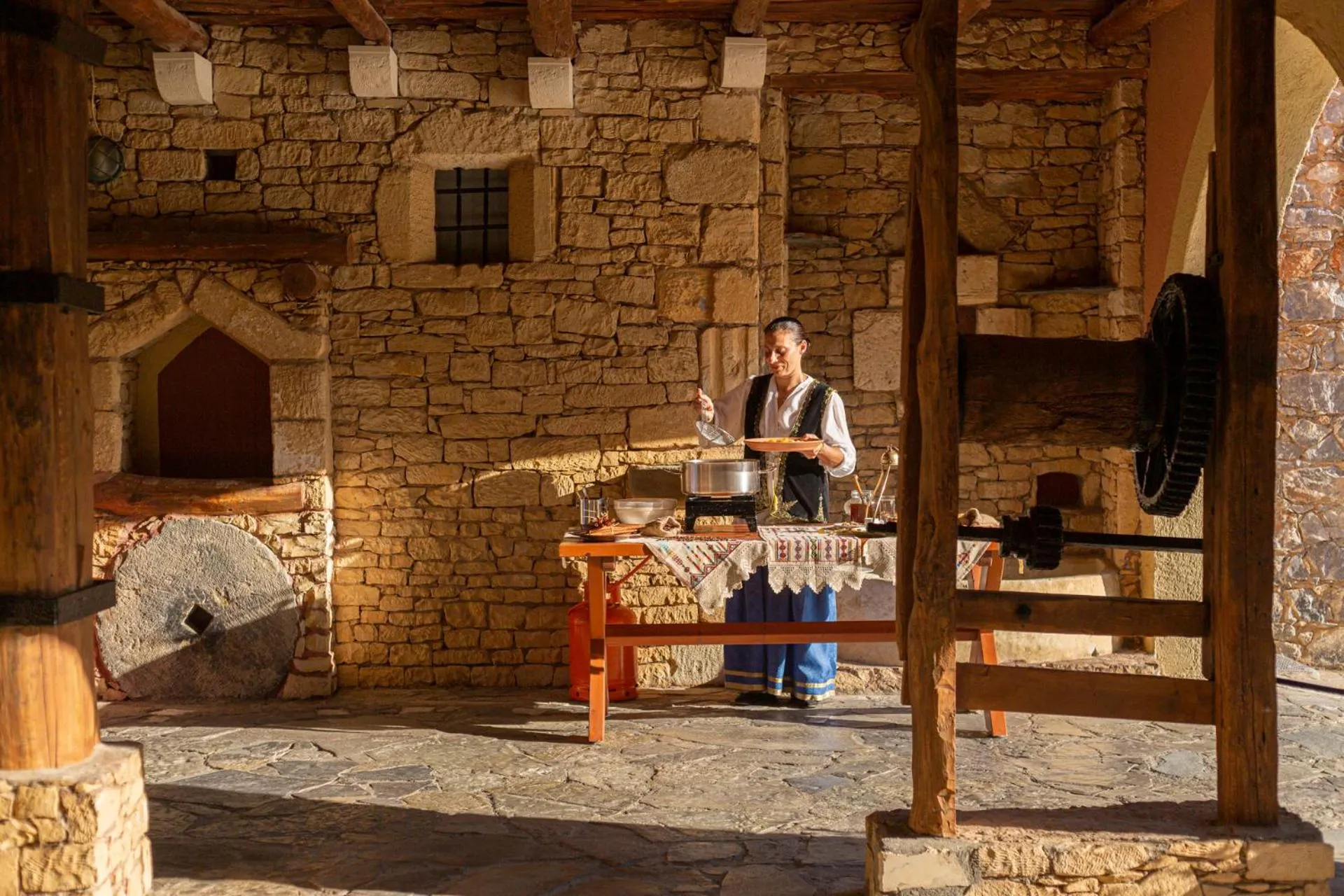 Food and drinks in Aquila Rithymna Beach