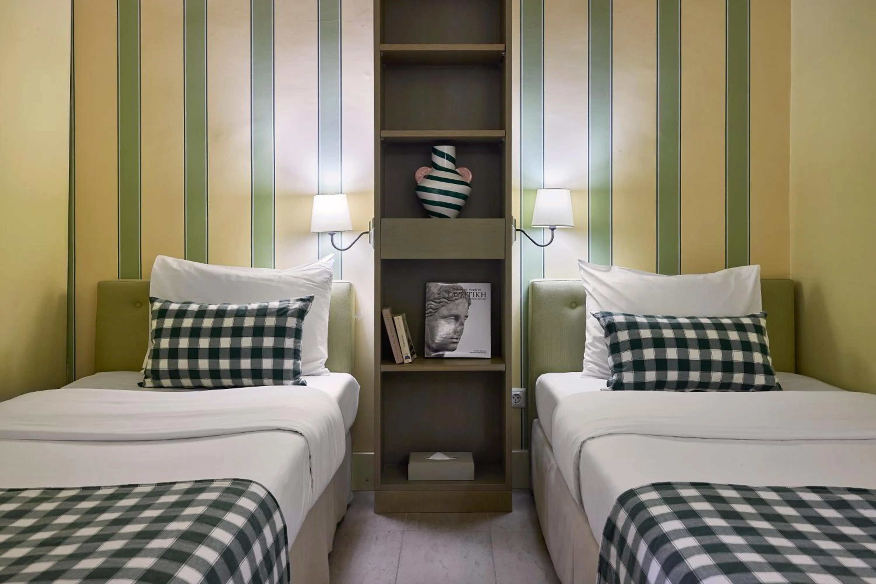 Bedroom, Bed in Aquila Rithymna Beach