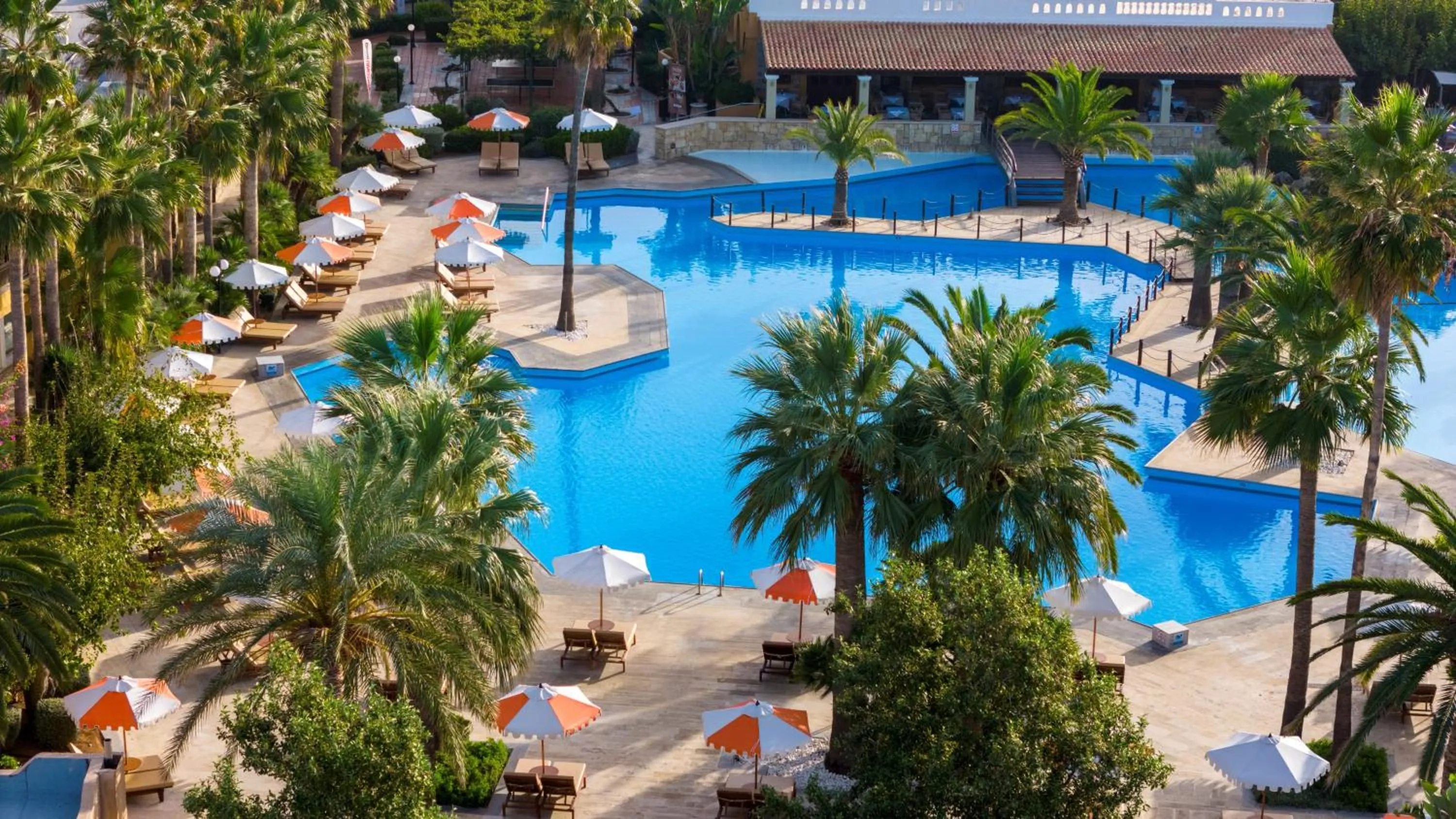 Swimming pool in Aquila Rithymna Beach