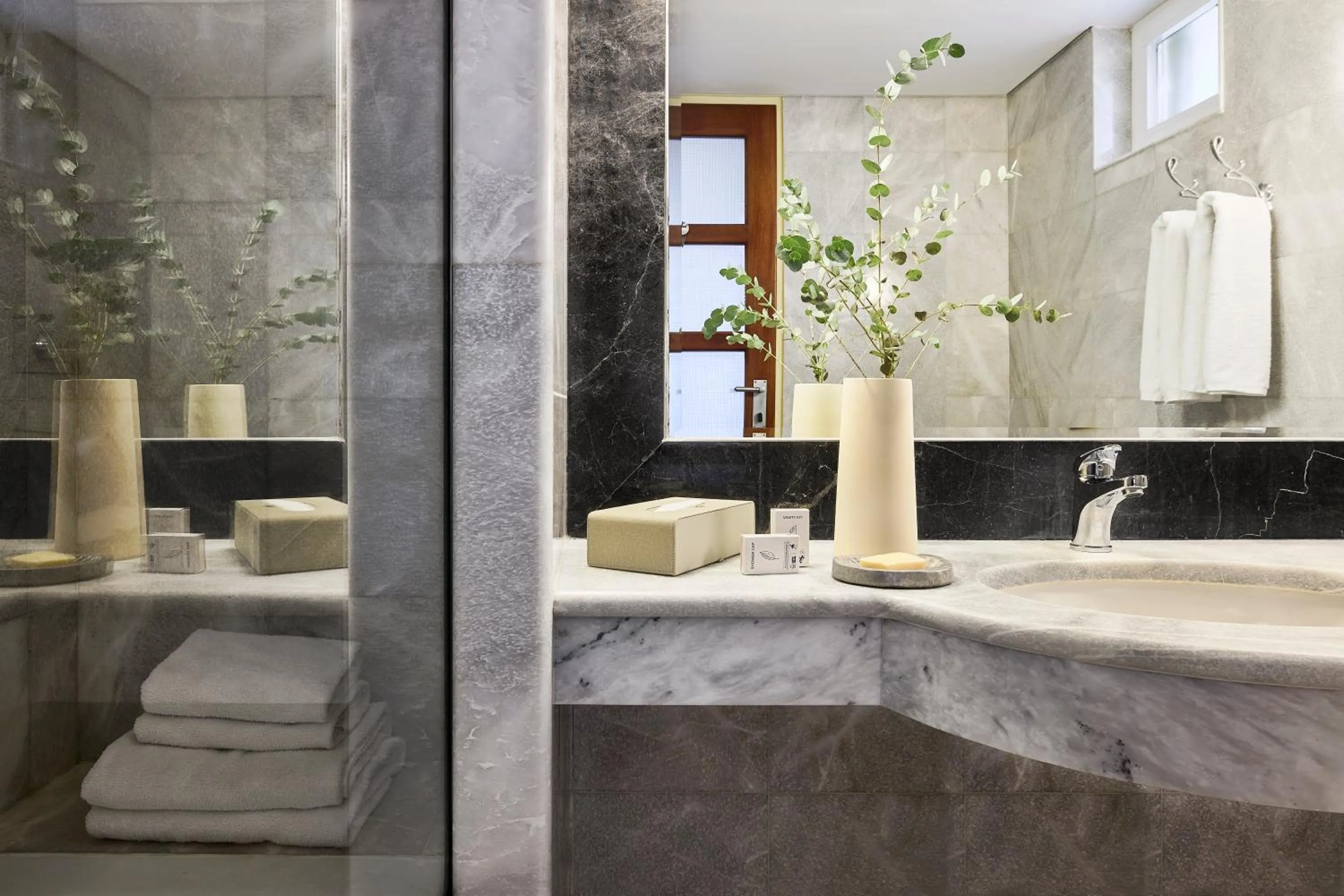 Bathroom in Aquila Rithymna Beach