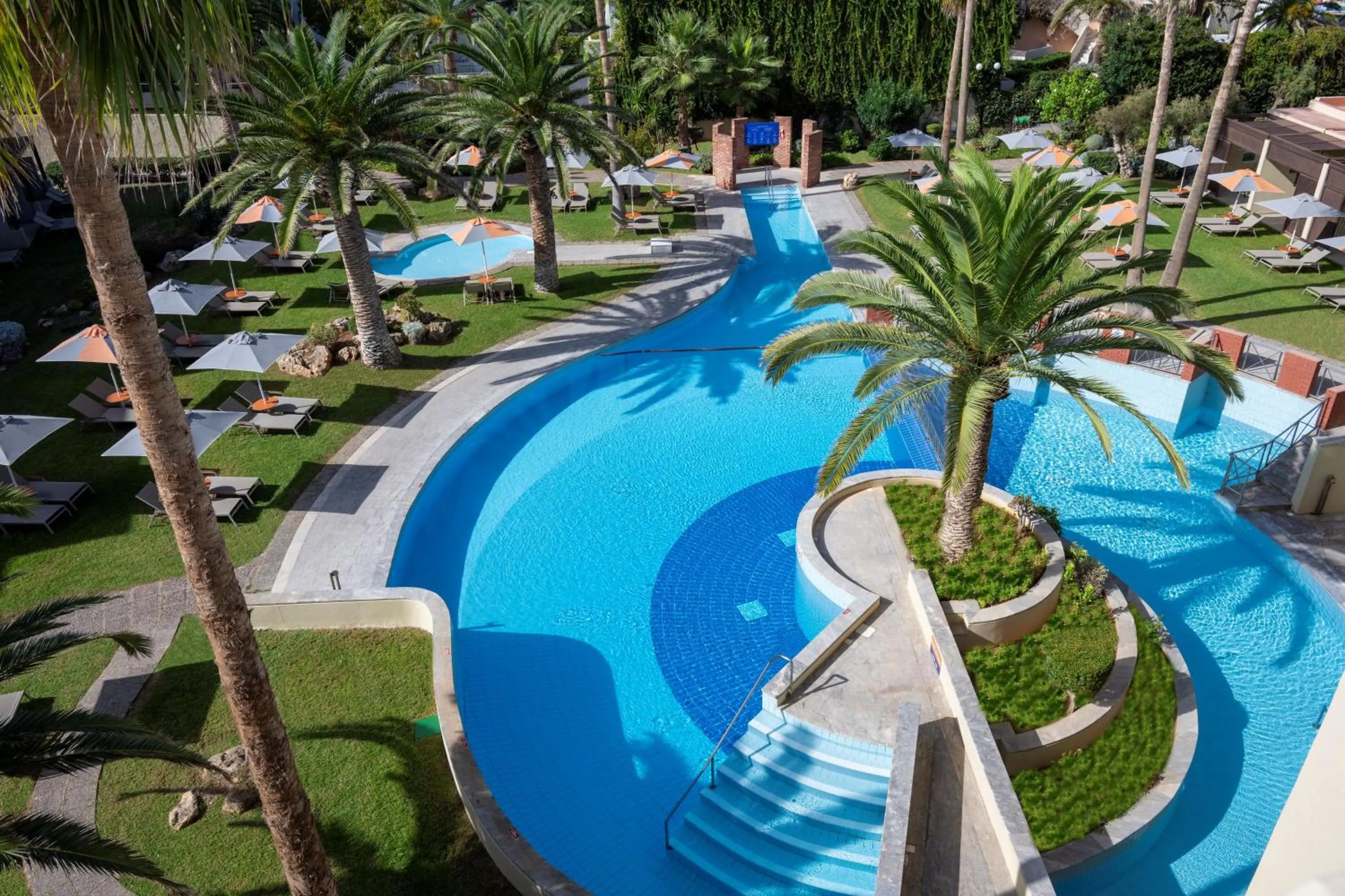Swimming pool in Aquila Rithymna Beach