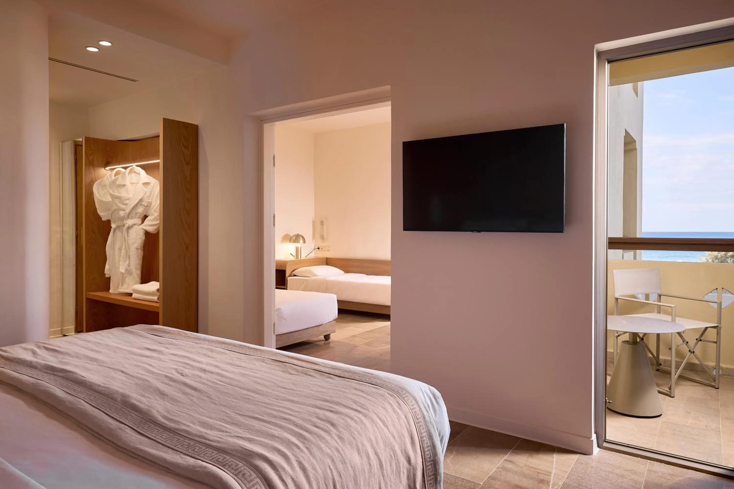 Bedroom, Bed in Aquila Rithymna Beach