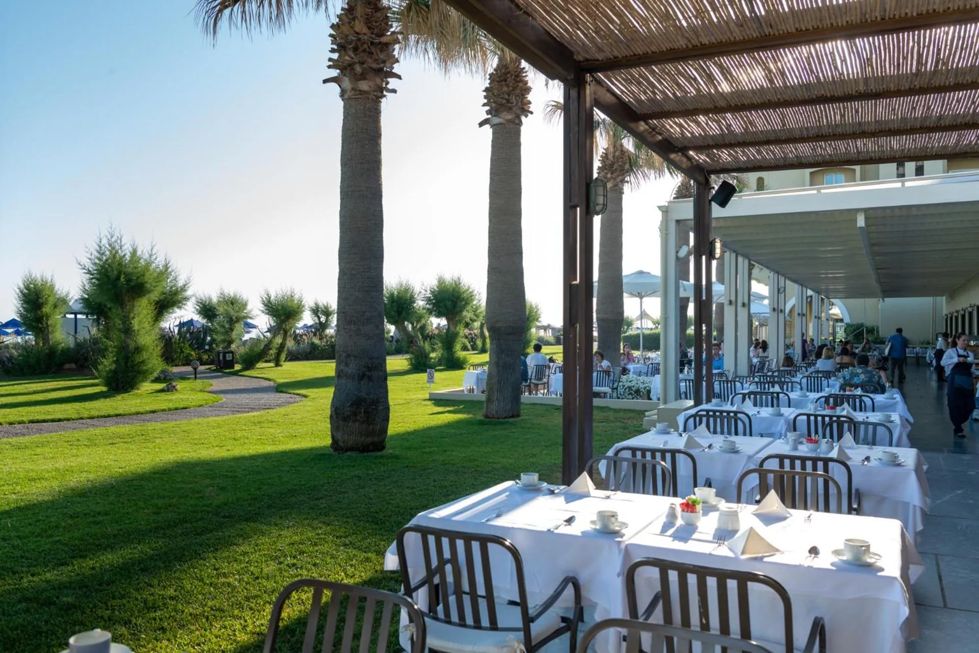 Restaurant/places to eat in Aquila Rithymna Beach