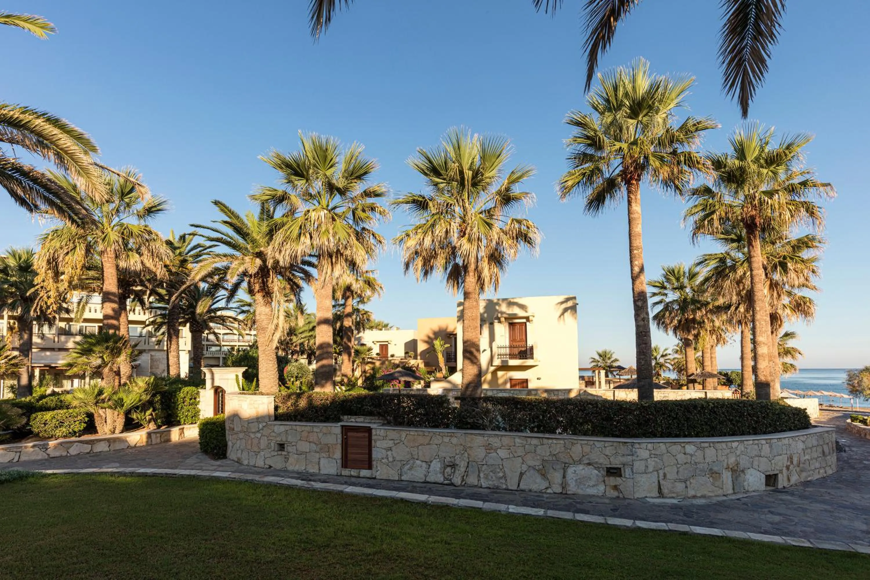 Garden in Aquila Rithymna Beach