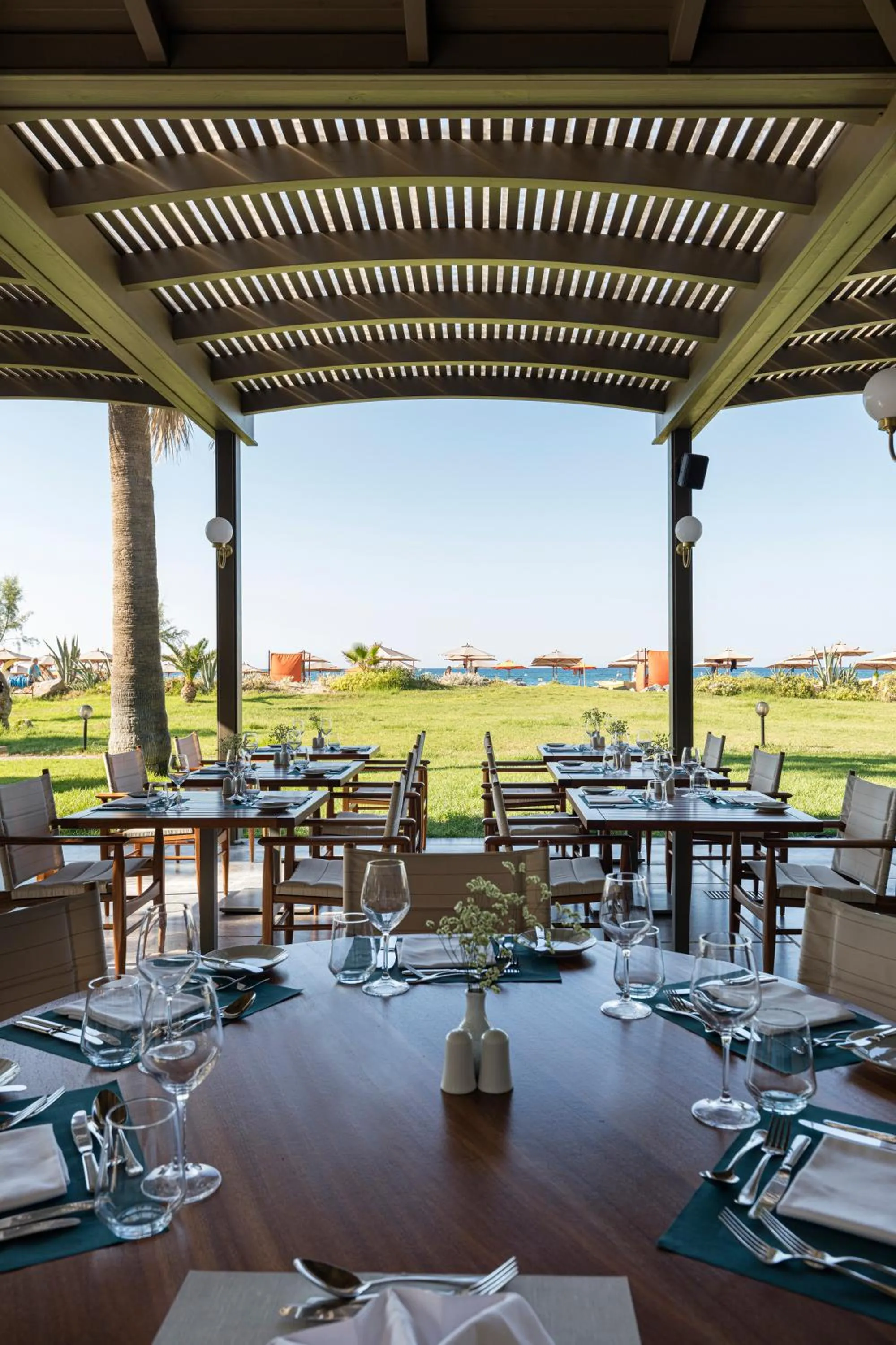 Restaurant/places to eat in Aquila Rithymna Beach