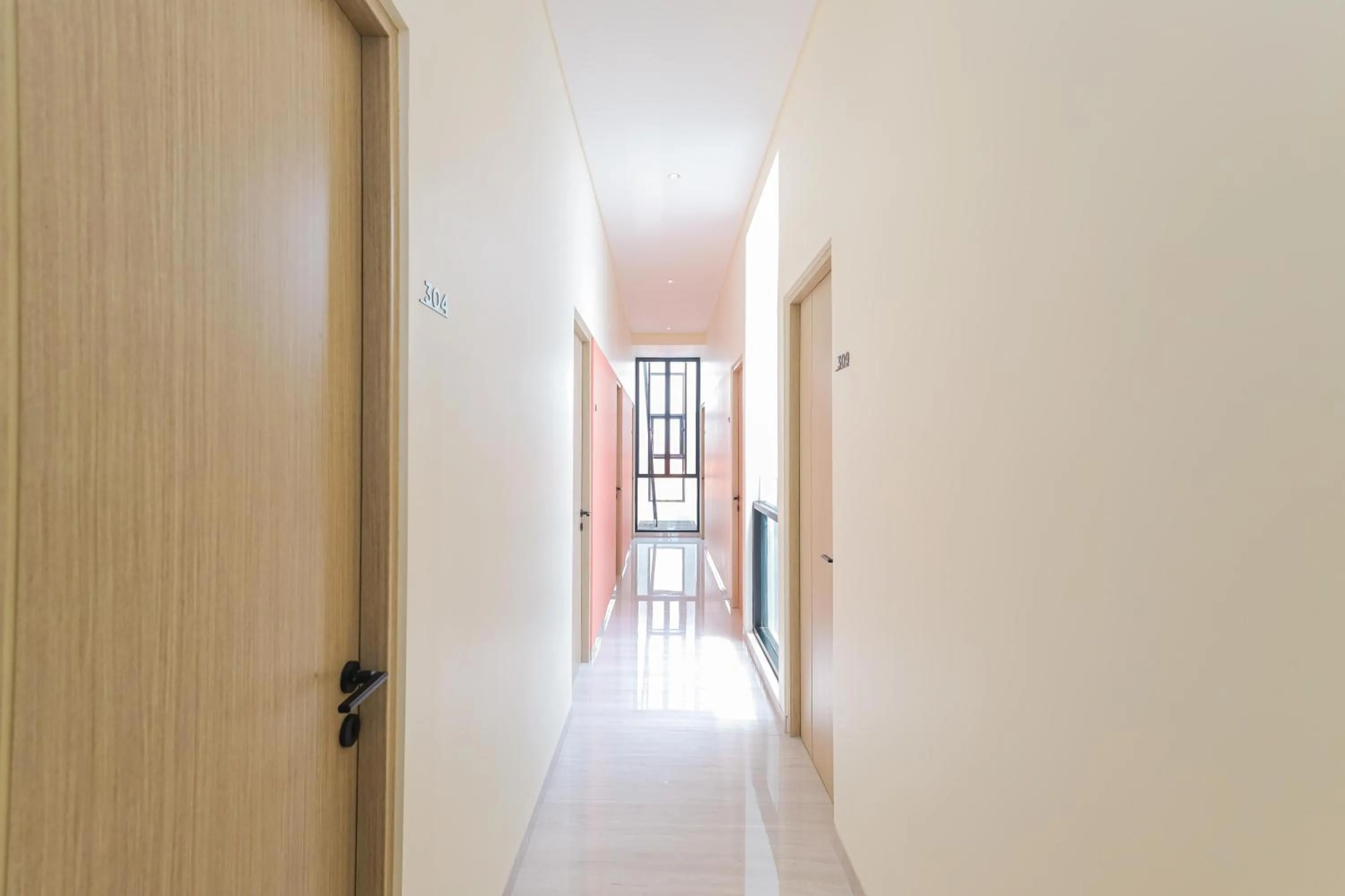 Floor plan in Sans Hotel Clover Ace Surabaya by RedDoorz