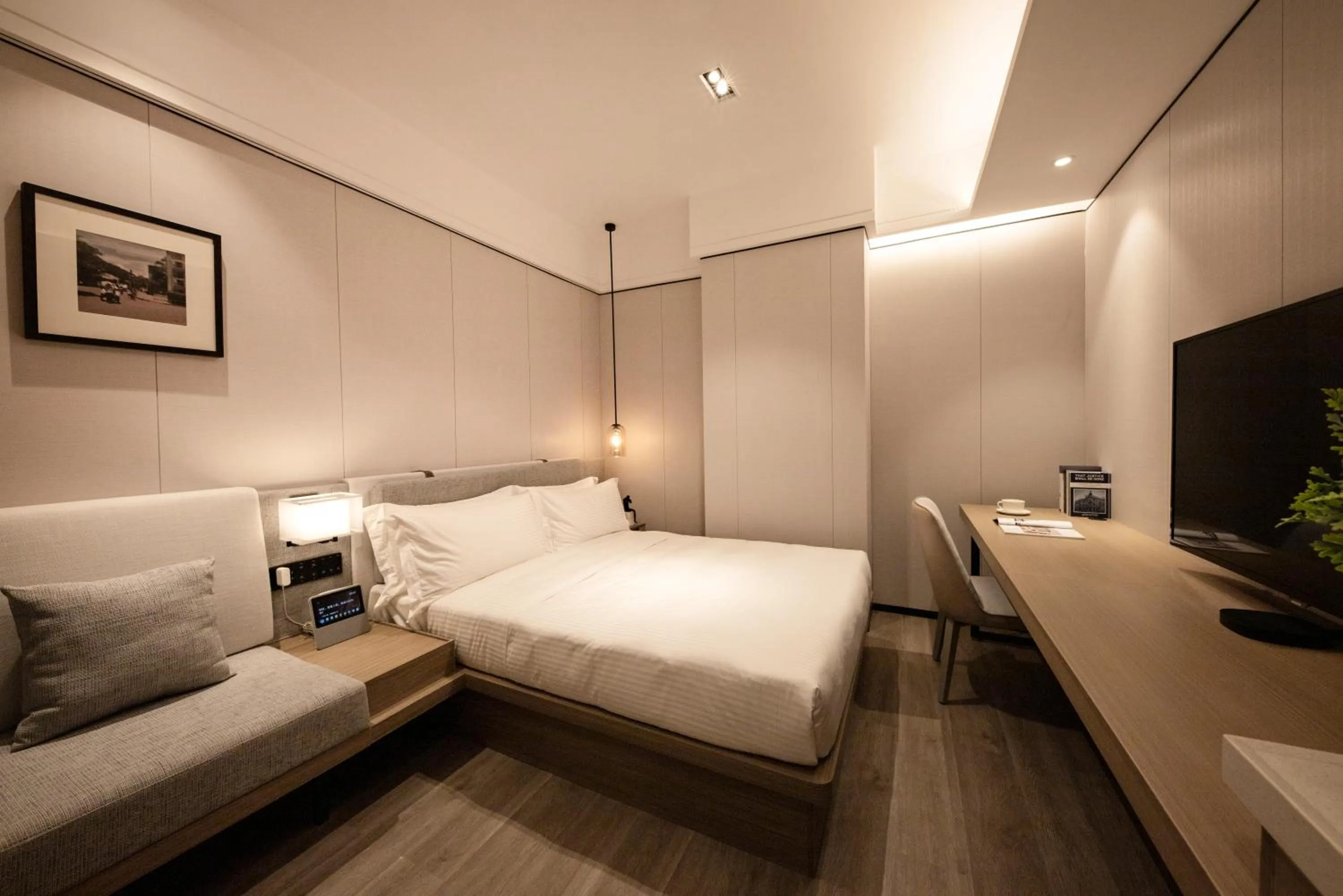 Photo of the whole room, Bed in CM Serviced Apartment Shenzhen Dongmen