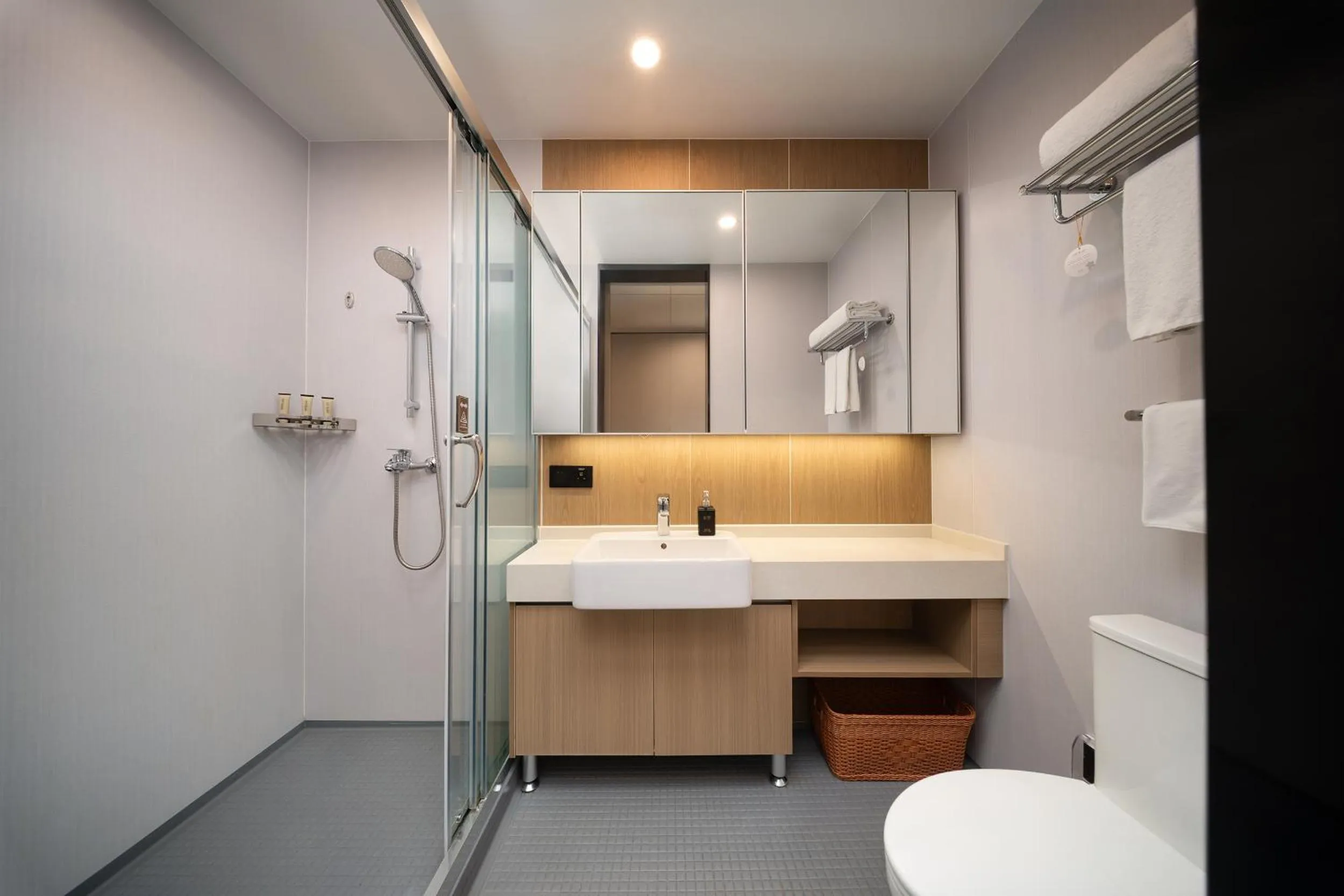 Toilet in CM Serviced Apartment Shenzhen Dongmen