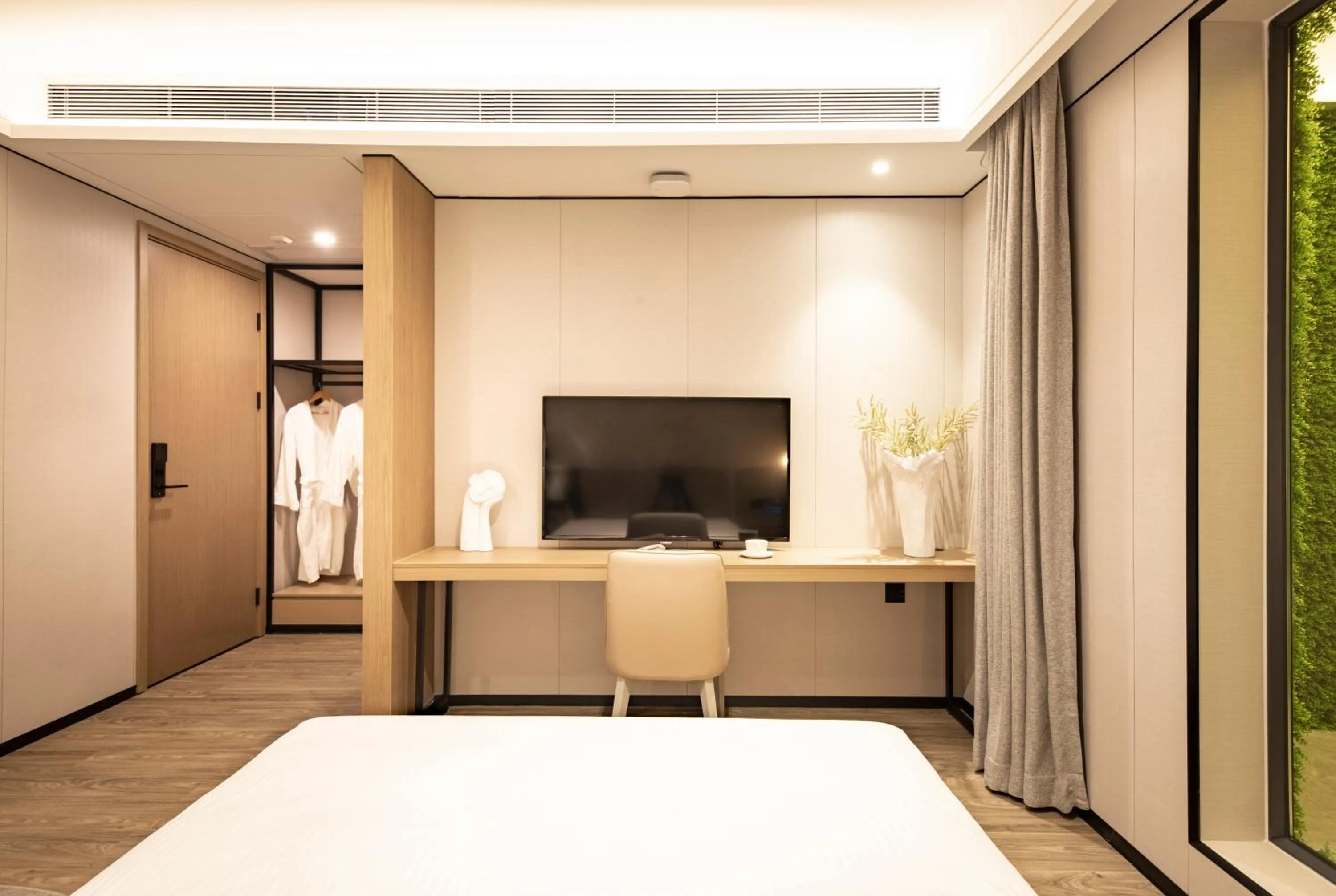 TV and multimedia, Bed in CM Serviced Apartment Shenzhen Dongmen