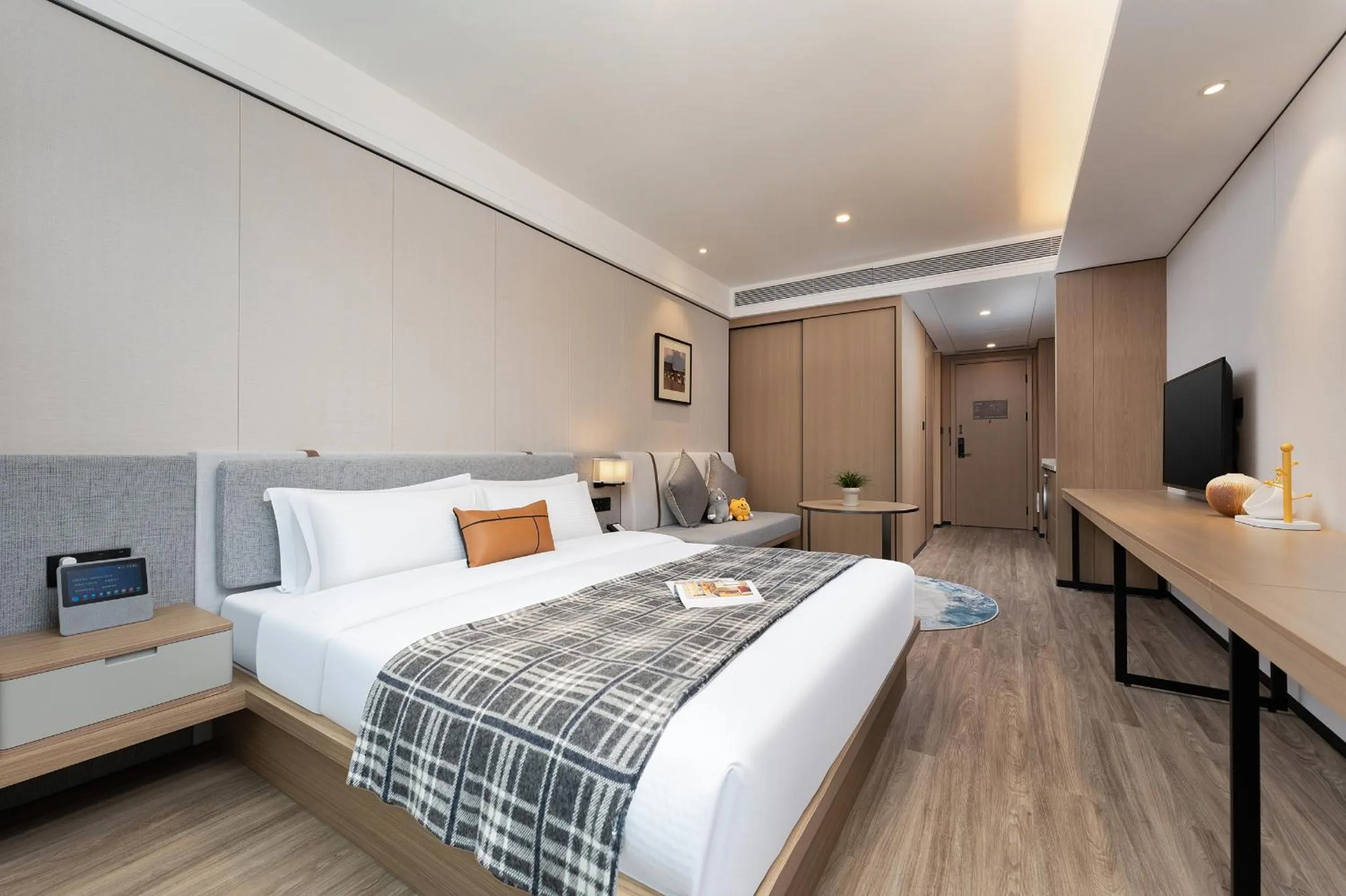 Bed in CM Serviced Apartment Shenzhen Dongmen