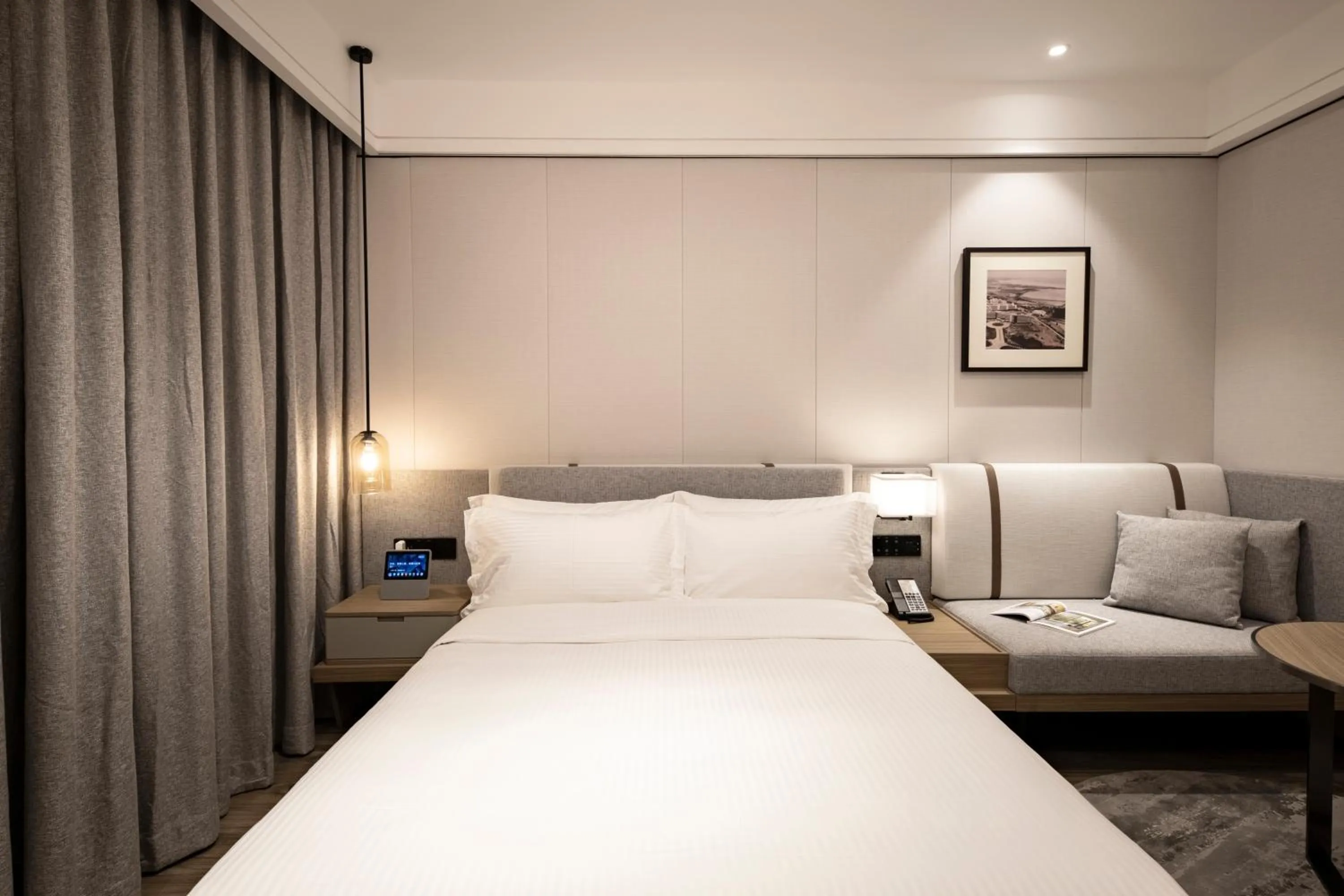 Bed in CM Serviced Apartment Shenzhen Dongmen