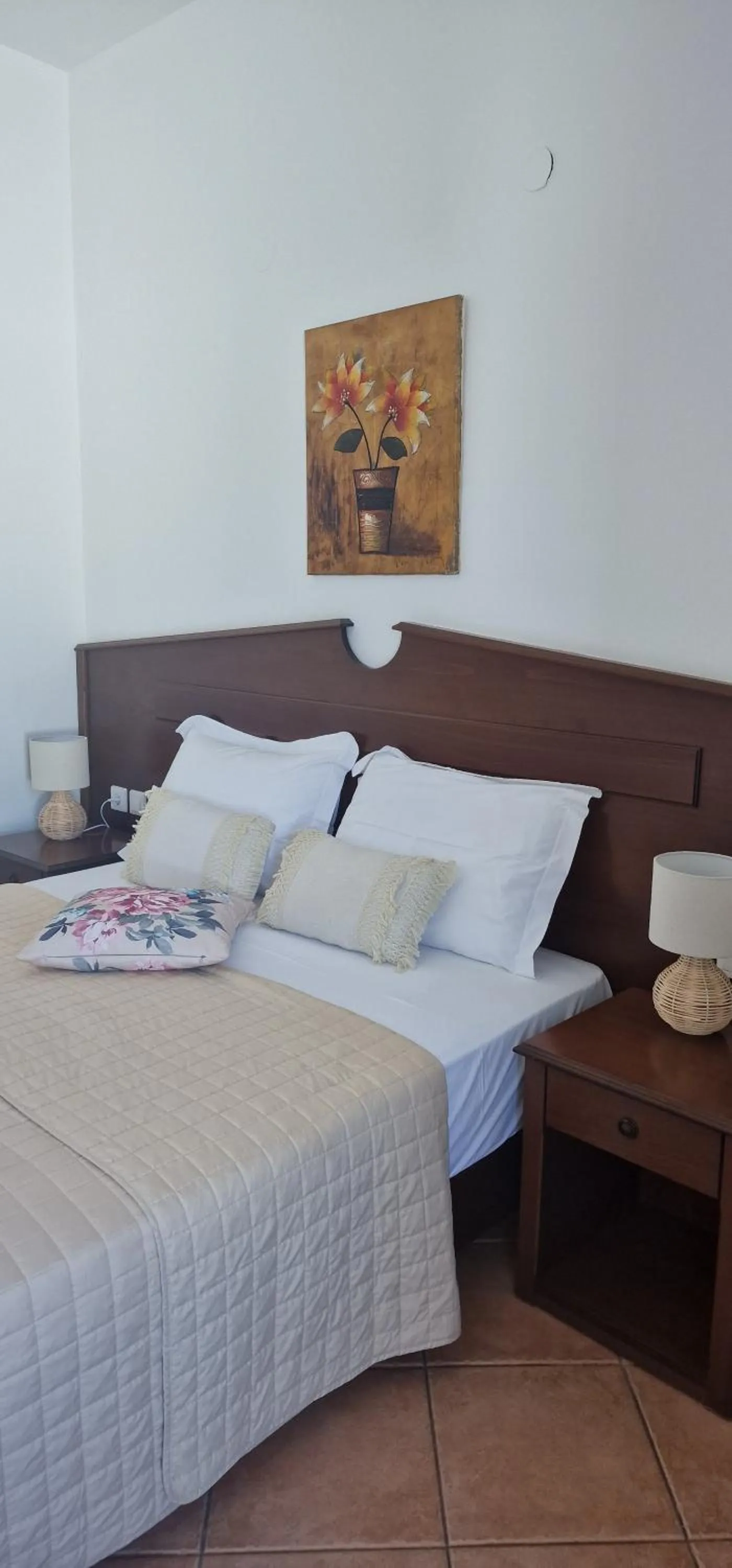 Bed in Rita's Place Hotel