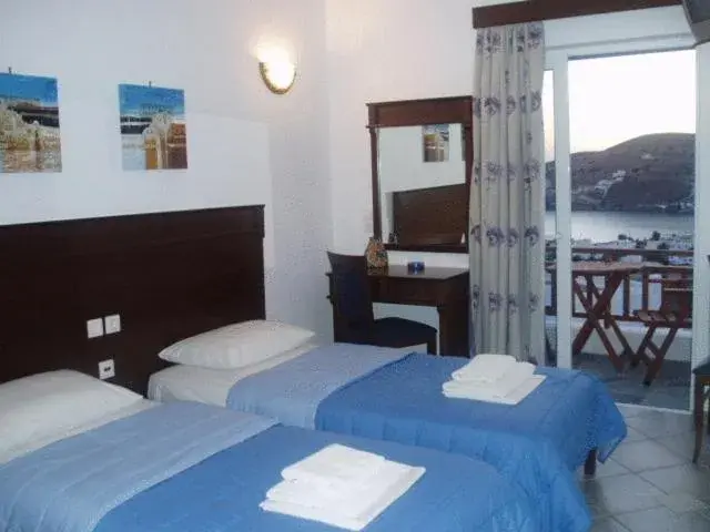 Twin Room with Sea View in Rita's Place Hotel Twin Room with Sea View in Rita's Place Hotel