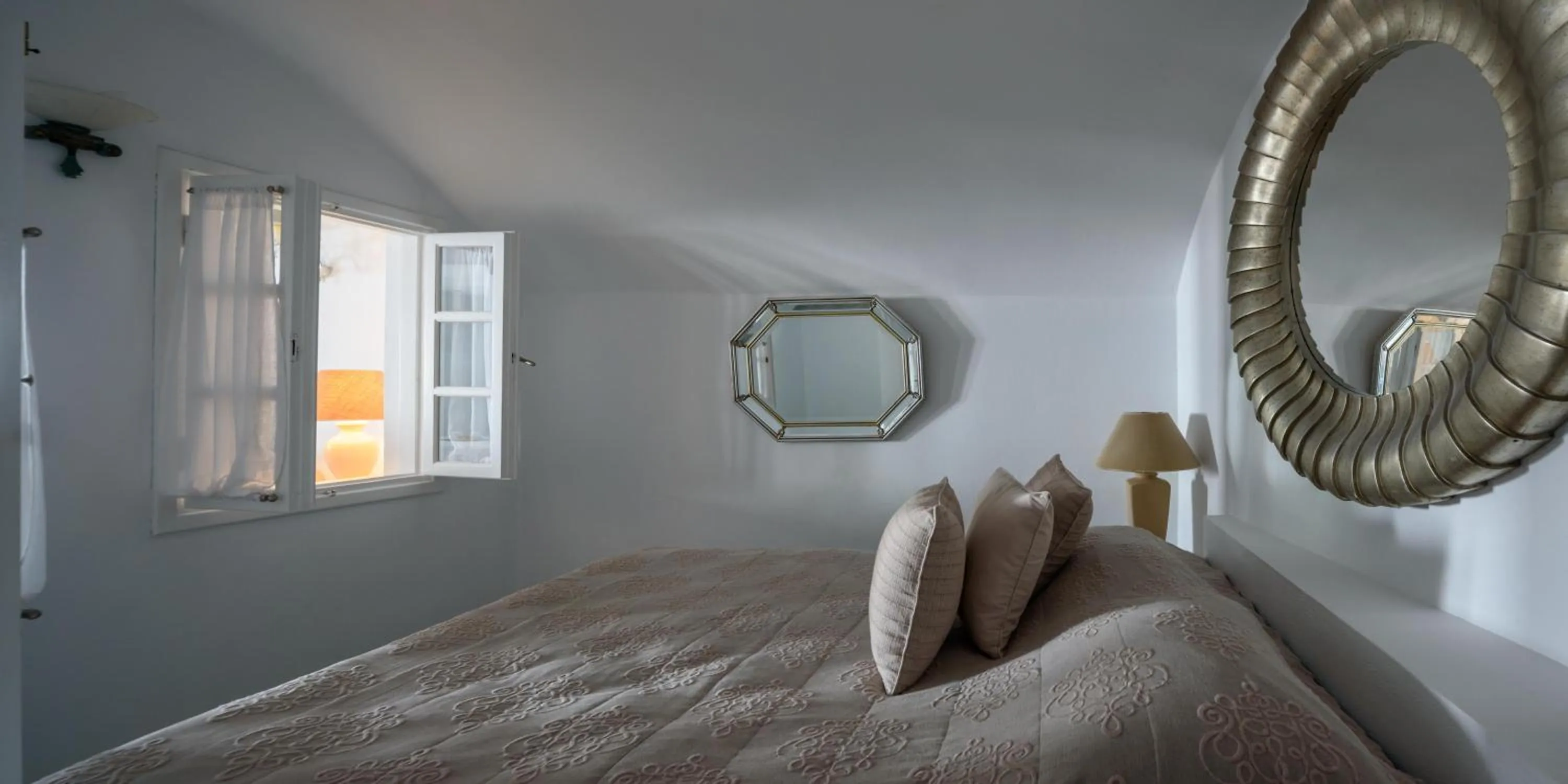 Bed in Andromeda Villas & Spa Resort