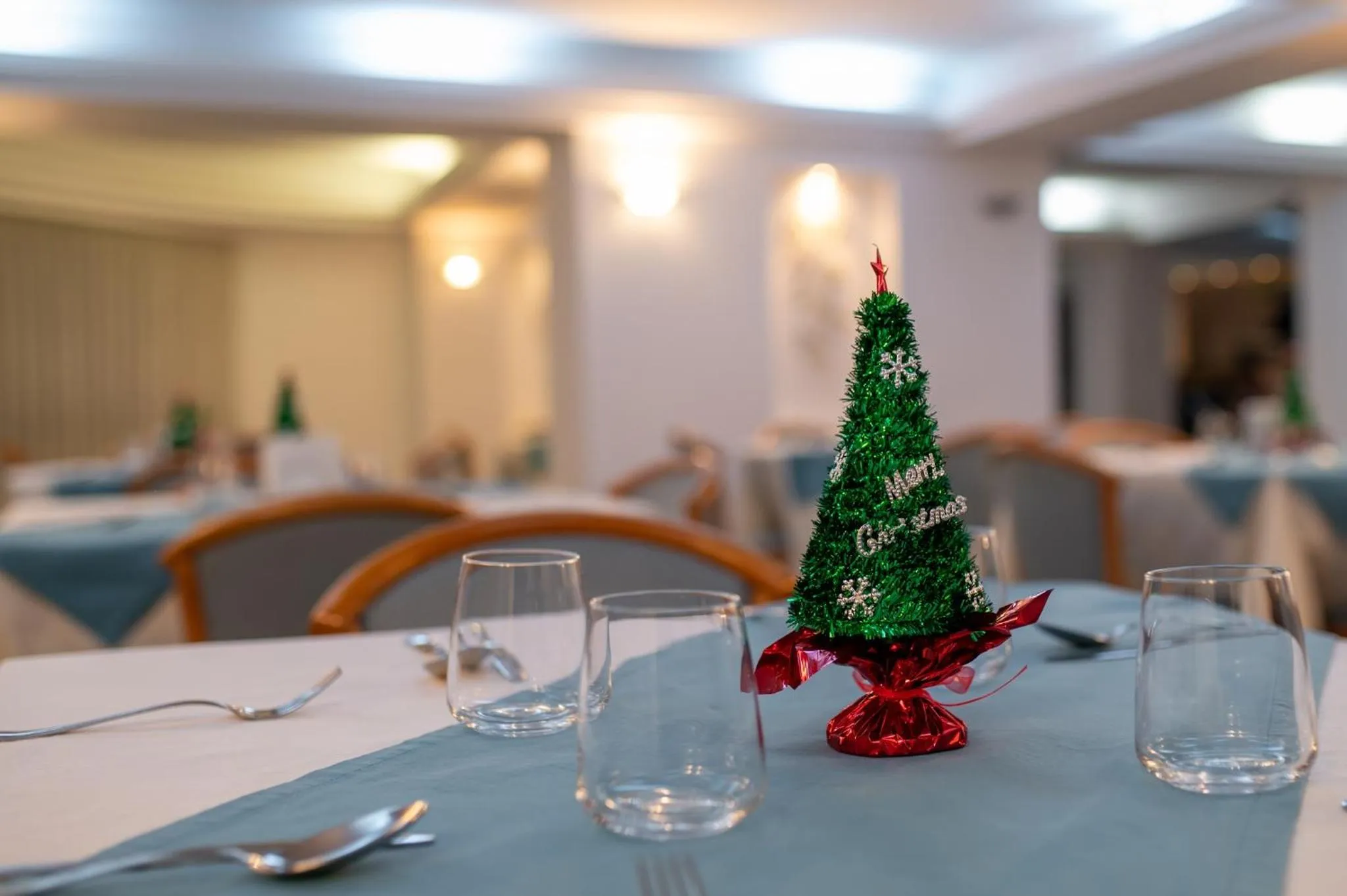 Restaurant/places to eat in Hotel Excelsior By TimHotels