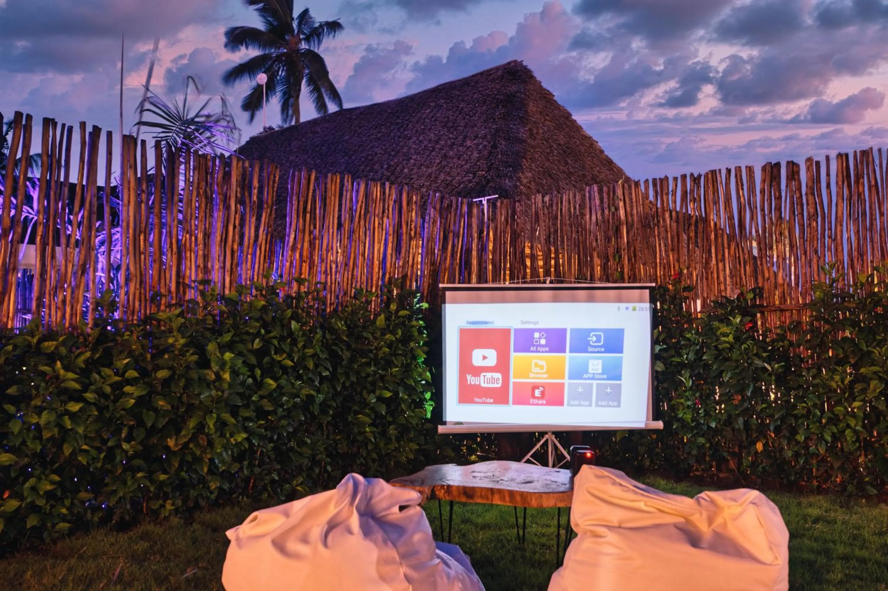 Evening entertainment in Safaya Luxury Villas - Adults only
