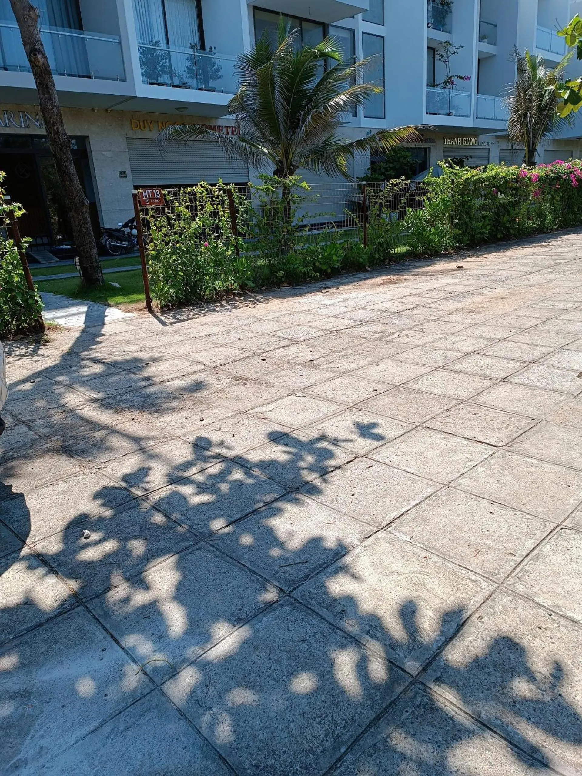 Parking in Khách sạn gần biển Karina Phú Yên