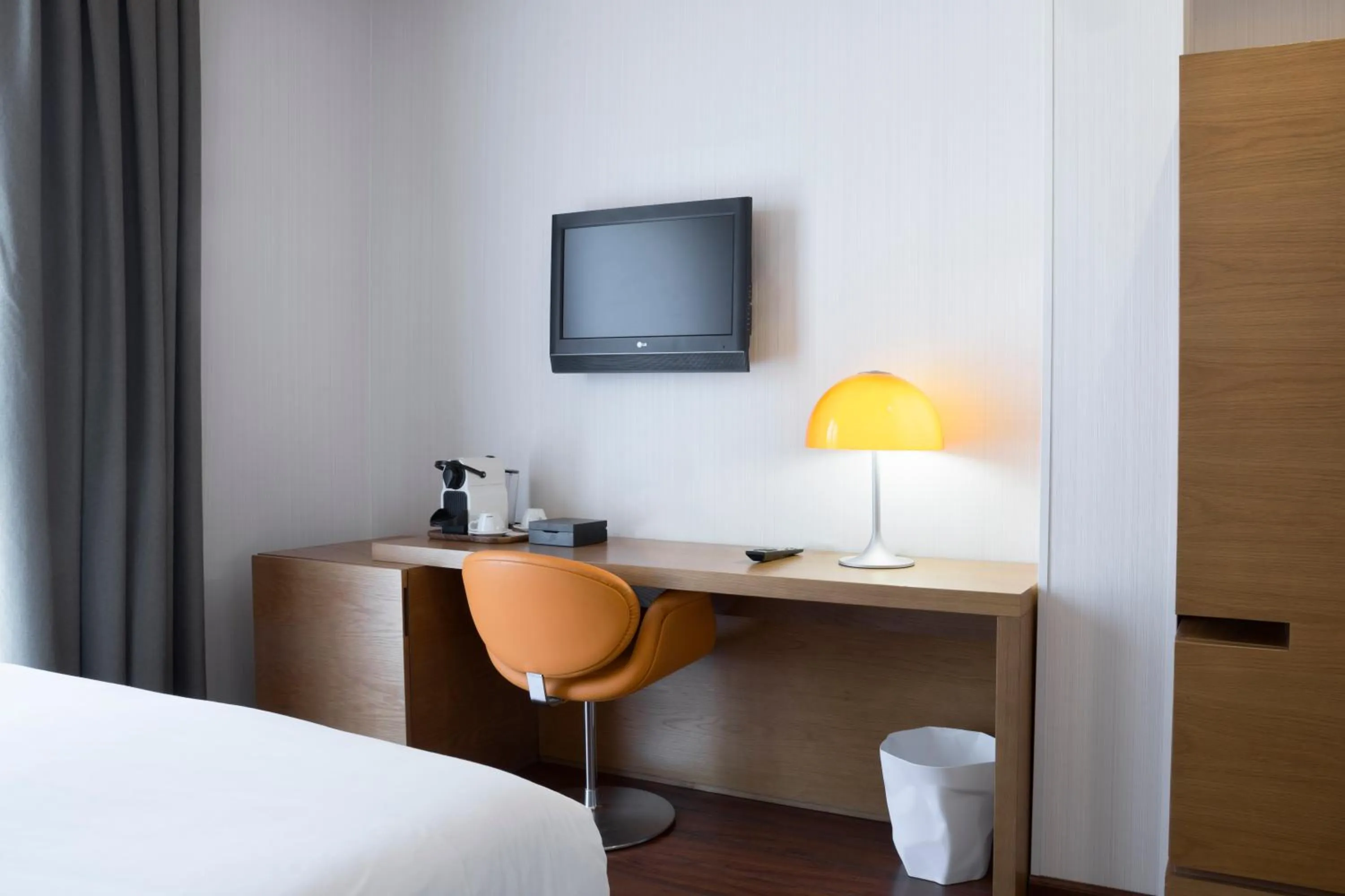 Bedroom, Bed in Petit Palace Plaza Málaga