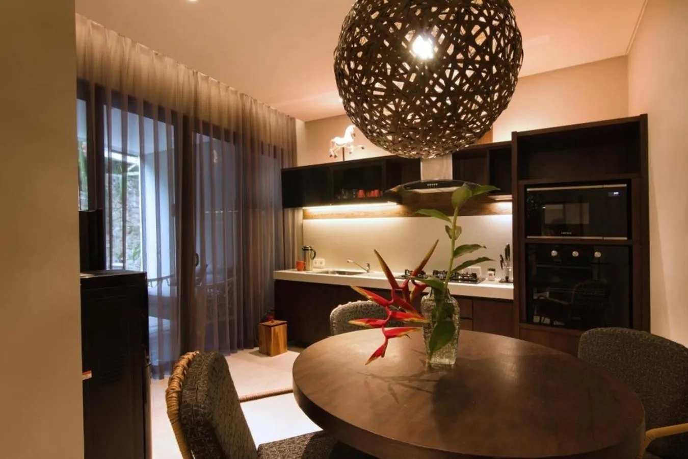Kitchen or kitchenette in The Ning Resort Ubud