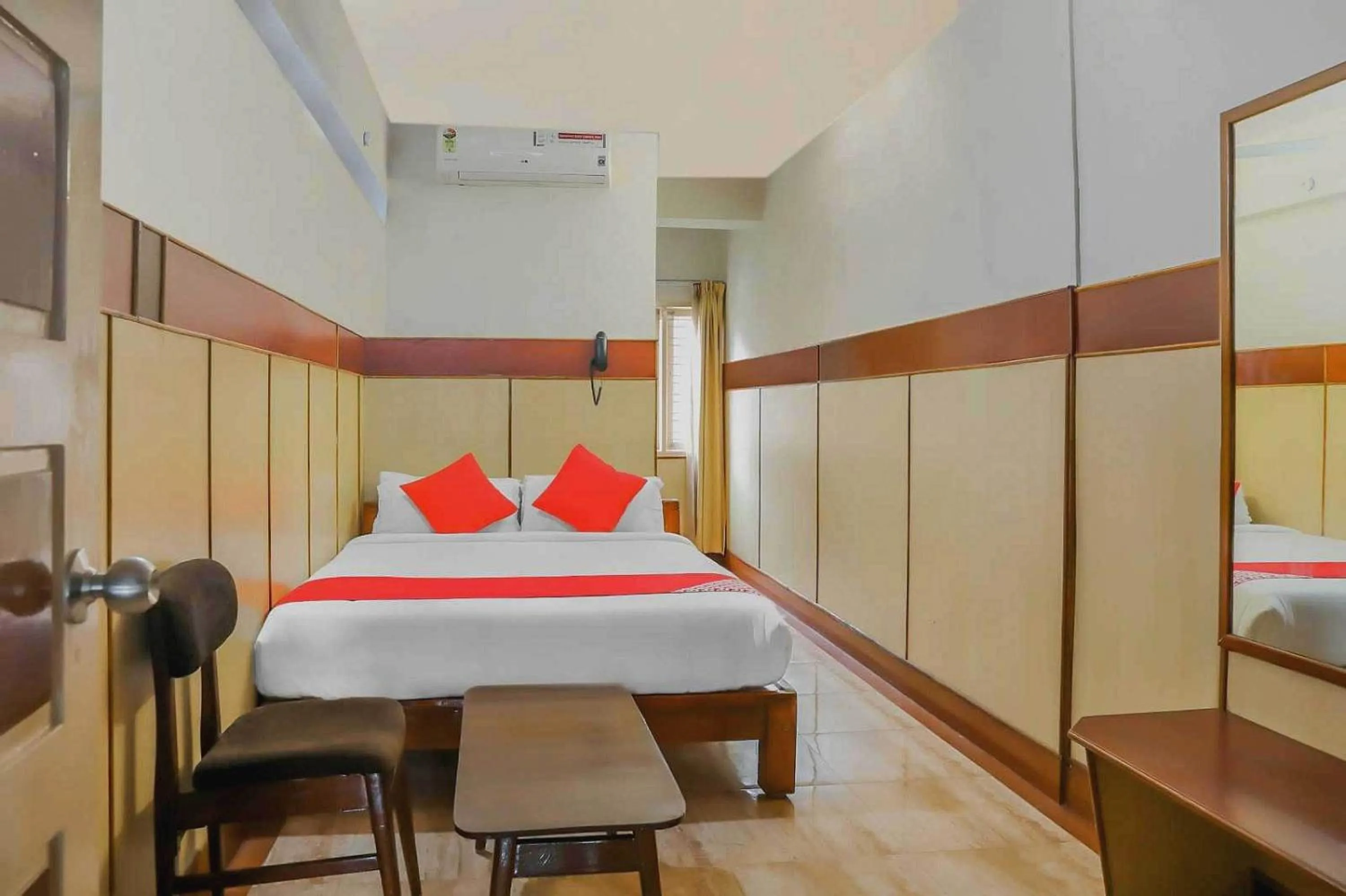 Bedroom in Hotel O Sai Vishram